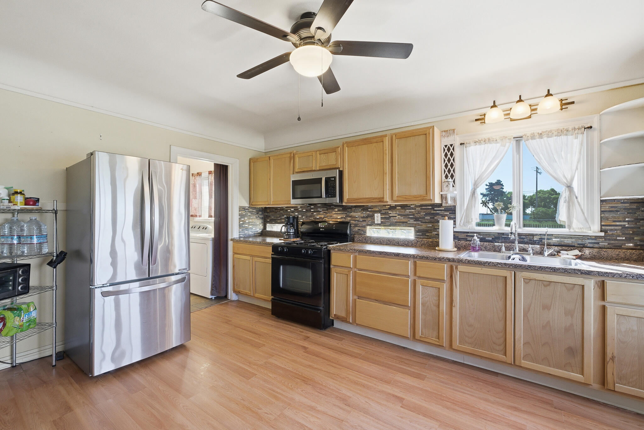 2120 S Kaweah Ave, Exeter, CA 93221