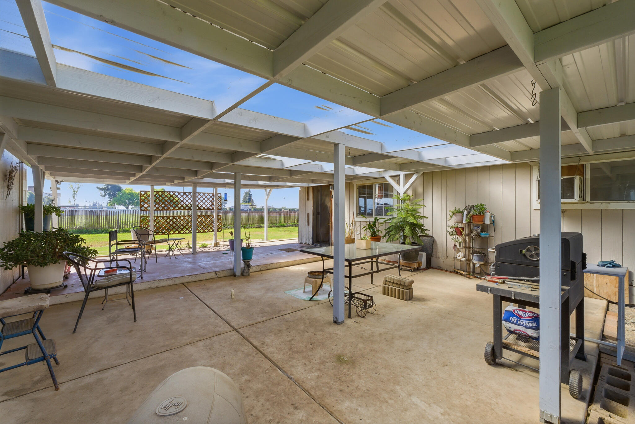 2120 S Kaweah Ave, Exeter, CA 93221