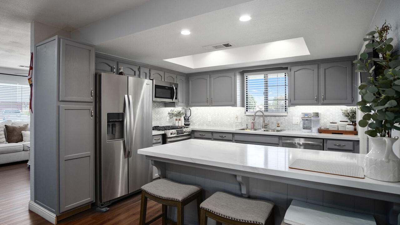 691 Oxford St, Porterville, CA 93257