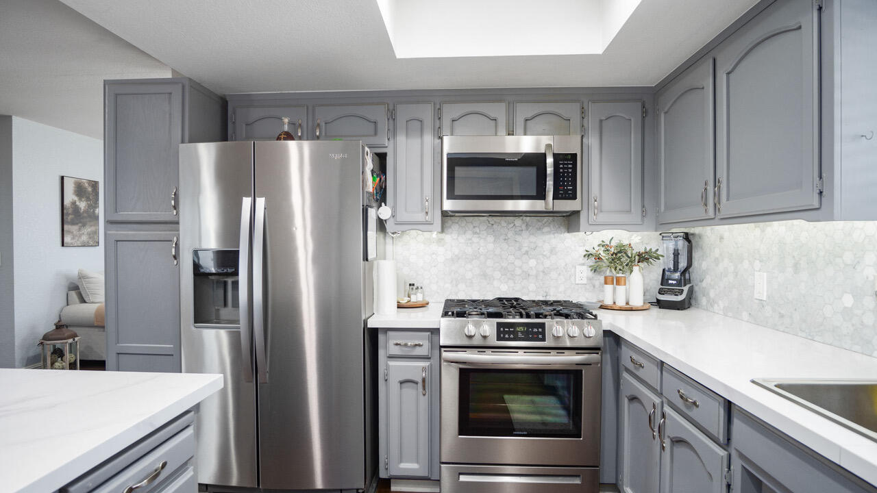 691 Oxford St, Porterville, CA 93257