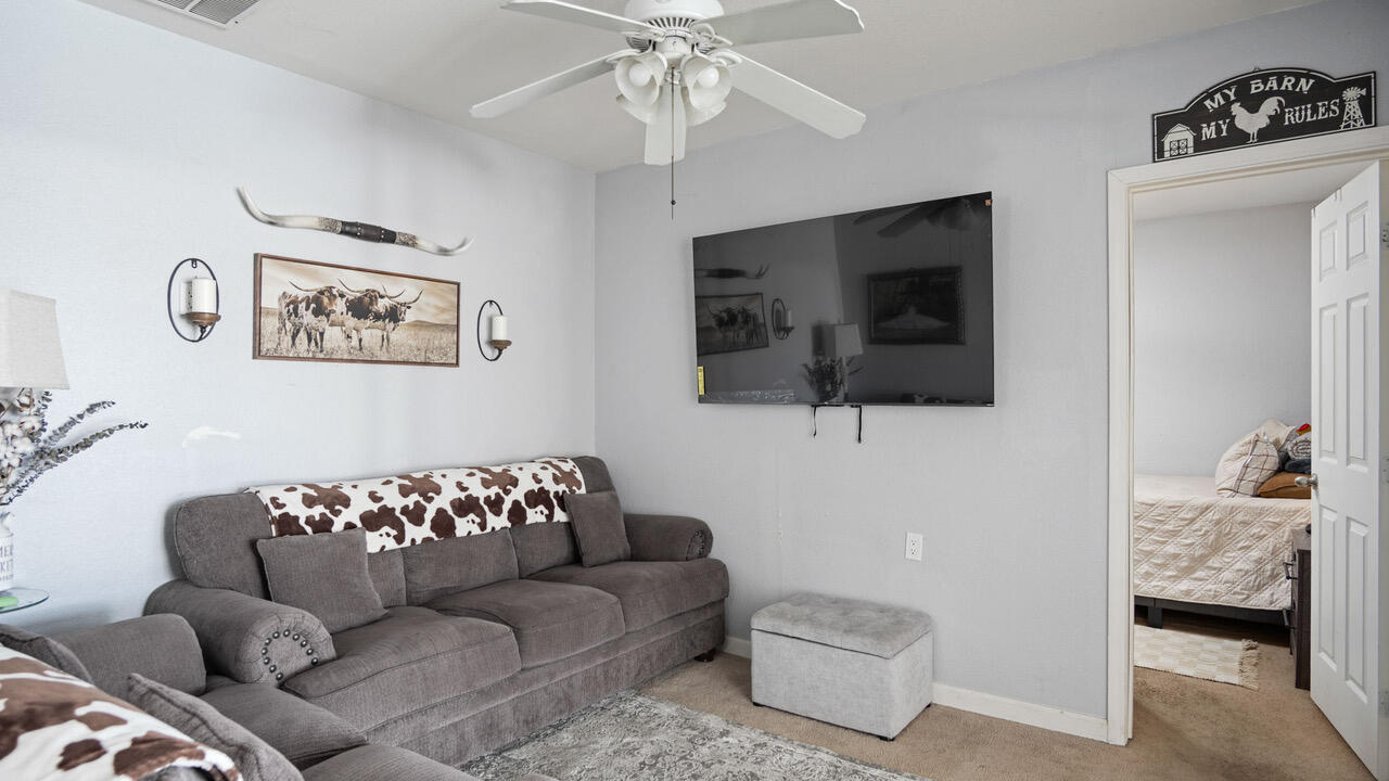 691 Oxford St, Porterville, CA 93257