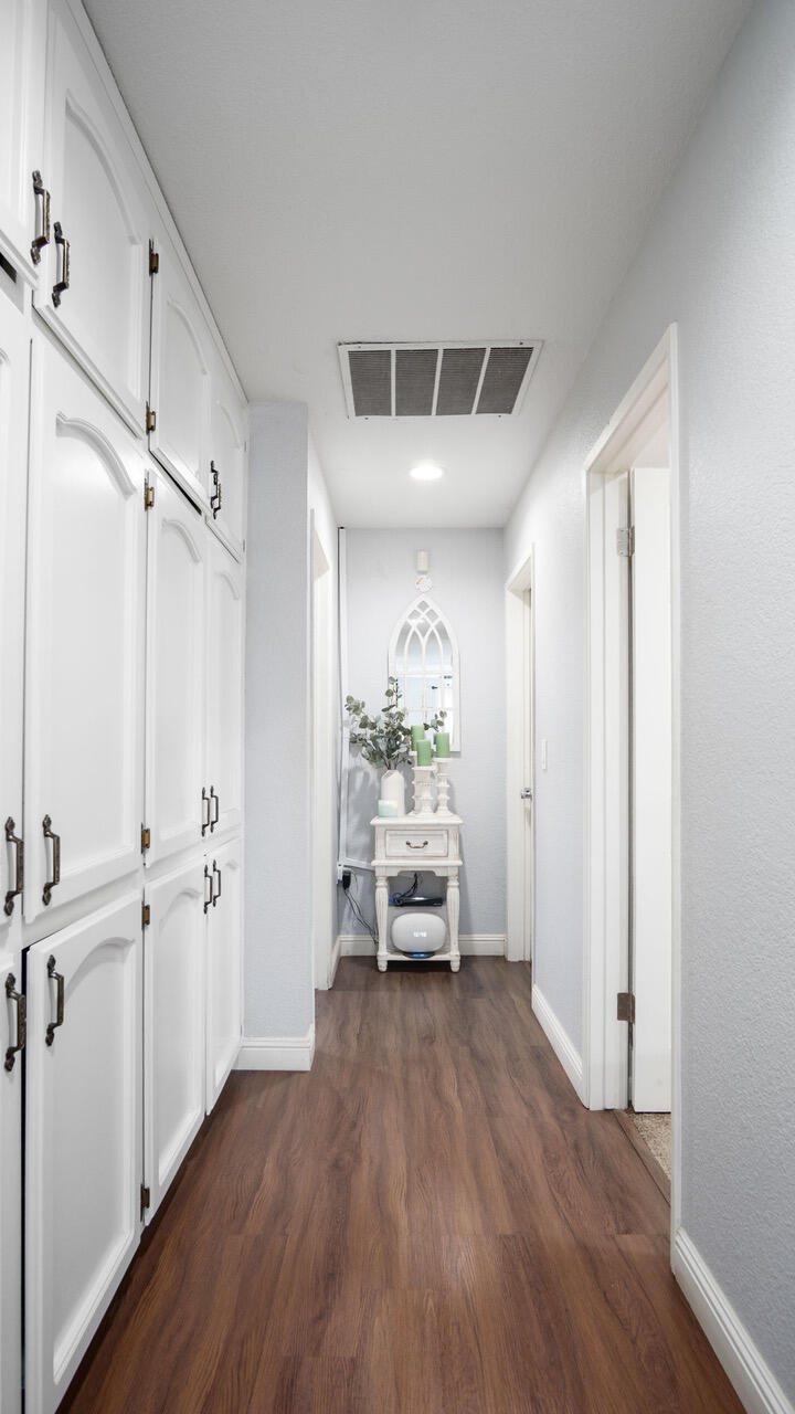 691 Oxford St, Porterville, CA 93257