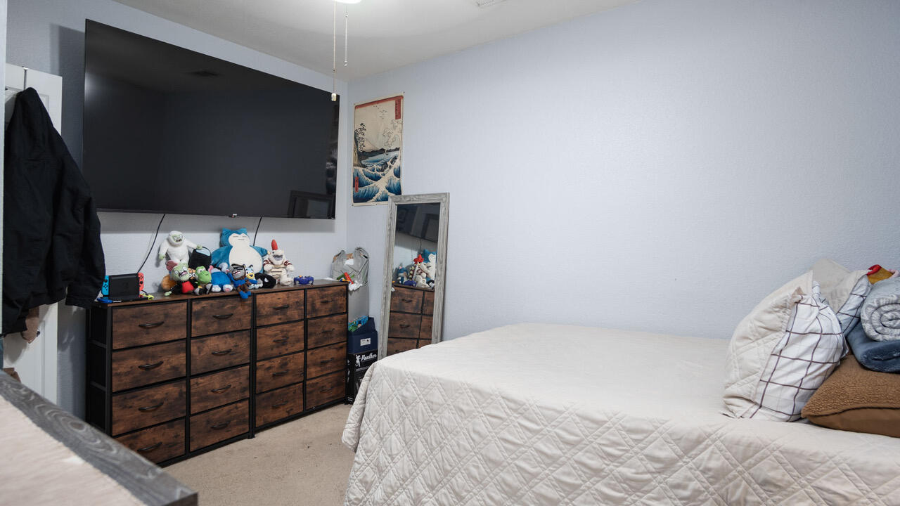 691 Oxford St, Porterville, CA 93257