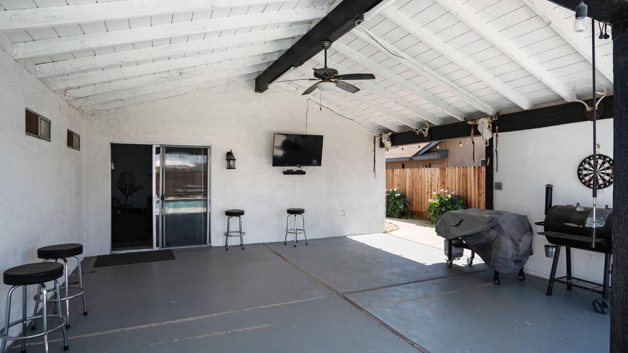 691 Oxford St, Porterville, CA 93257