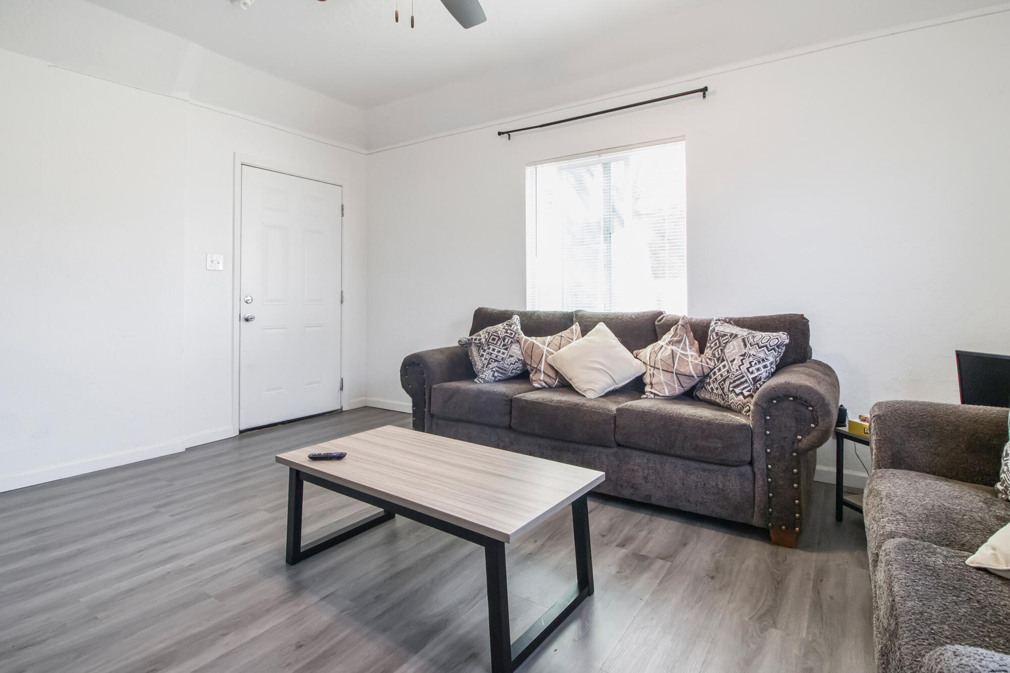 1682 E Foster Dr, Tulare, CA 93274