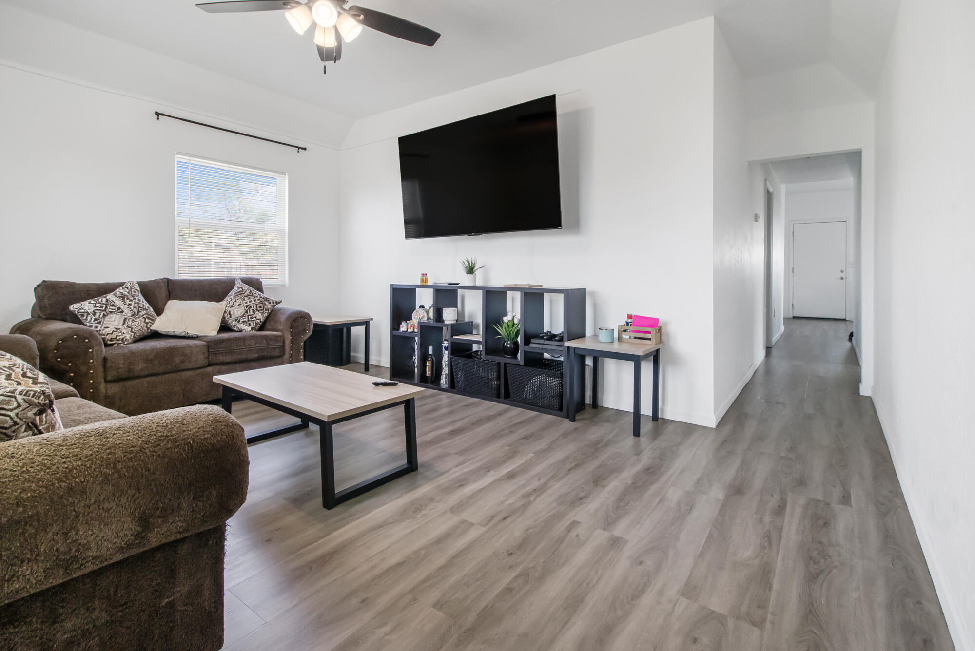 1682 E Foster Dr, Tulare, CA 93274