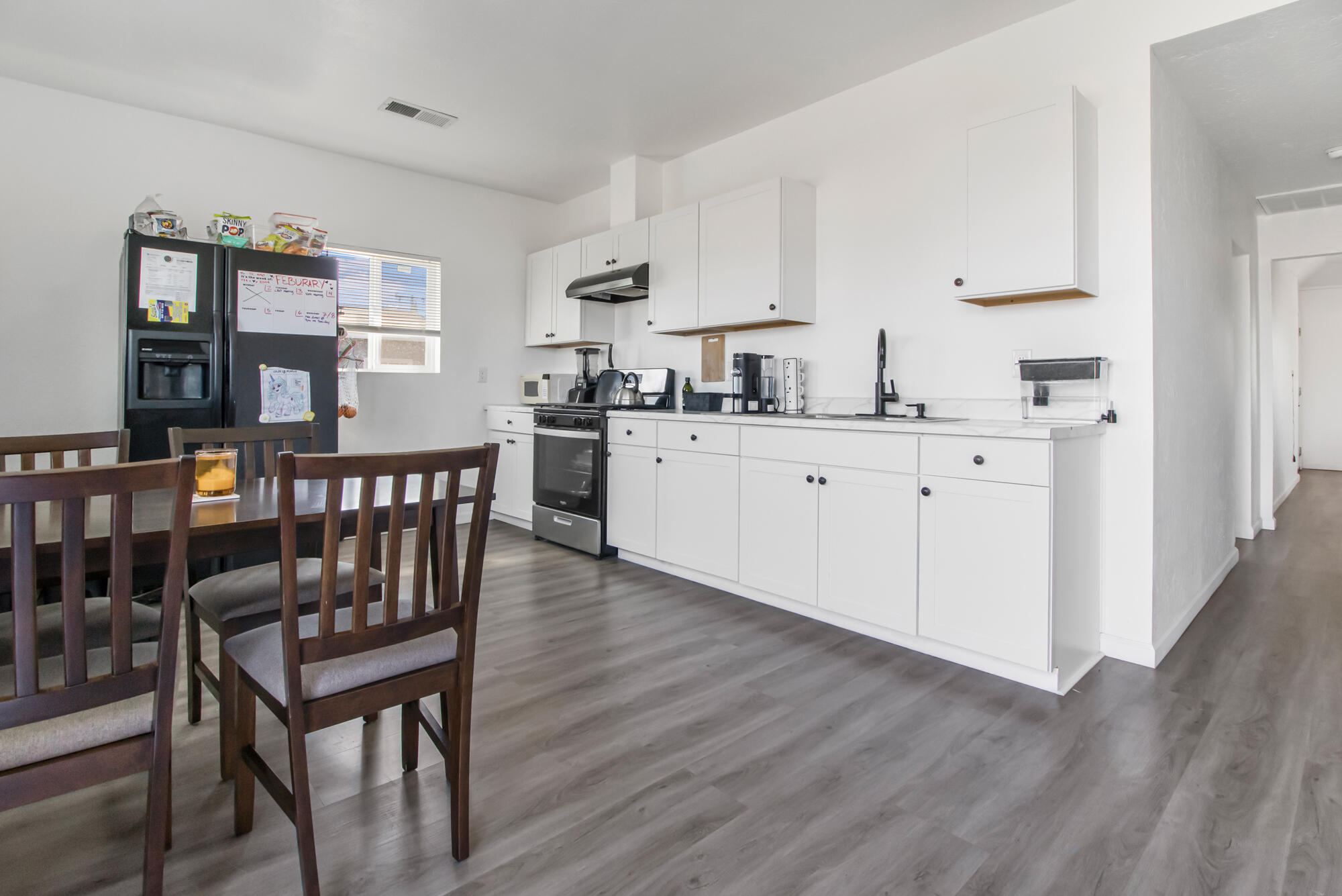 1682 E Foster Dr, Tulare, CA 93274