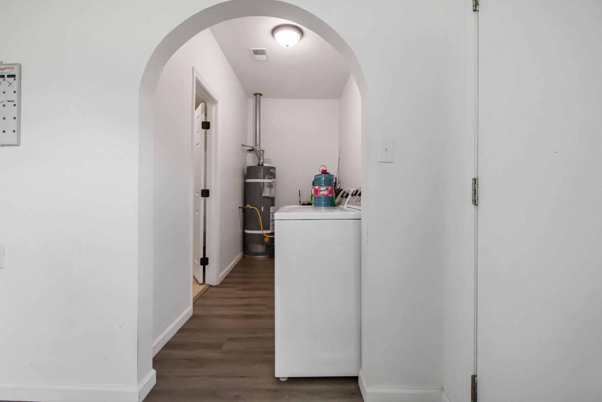 1682 E Foster Dr, Tulare, CA 93274