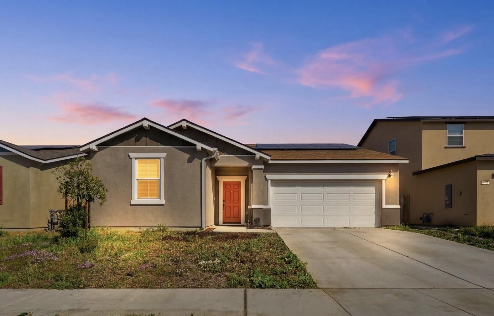 1834 W Twilight St, Hanford, CA 93230