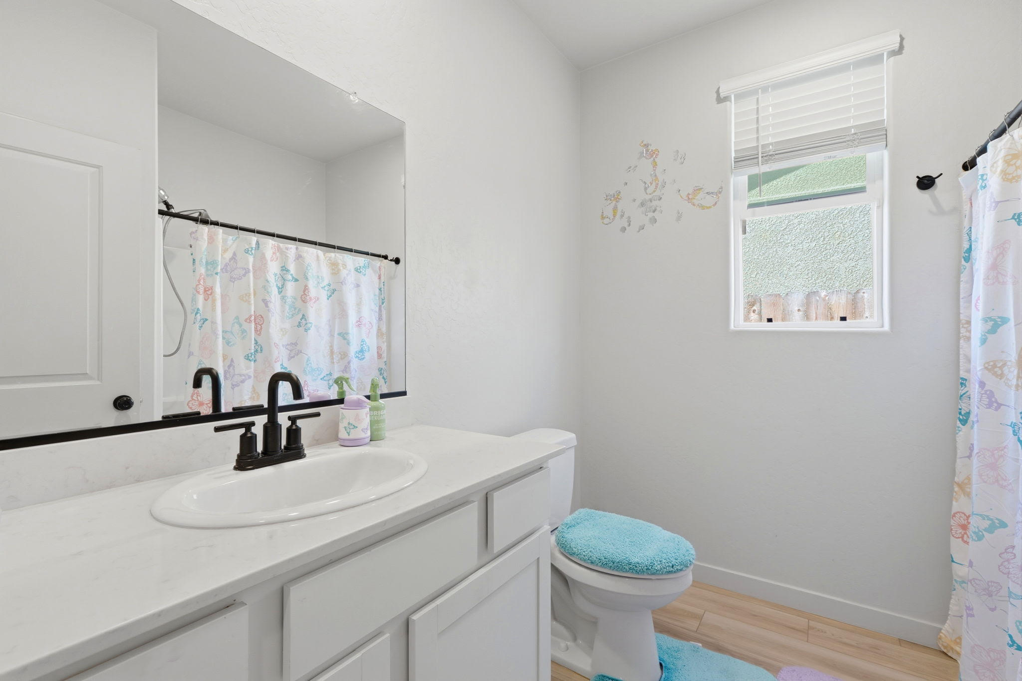 1834 W Twilight St, Hanford, CA 93230