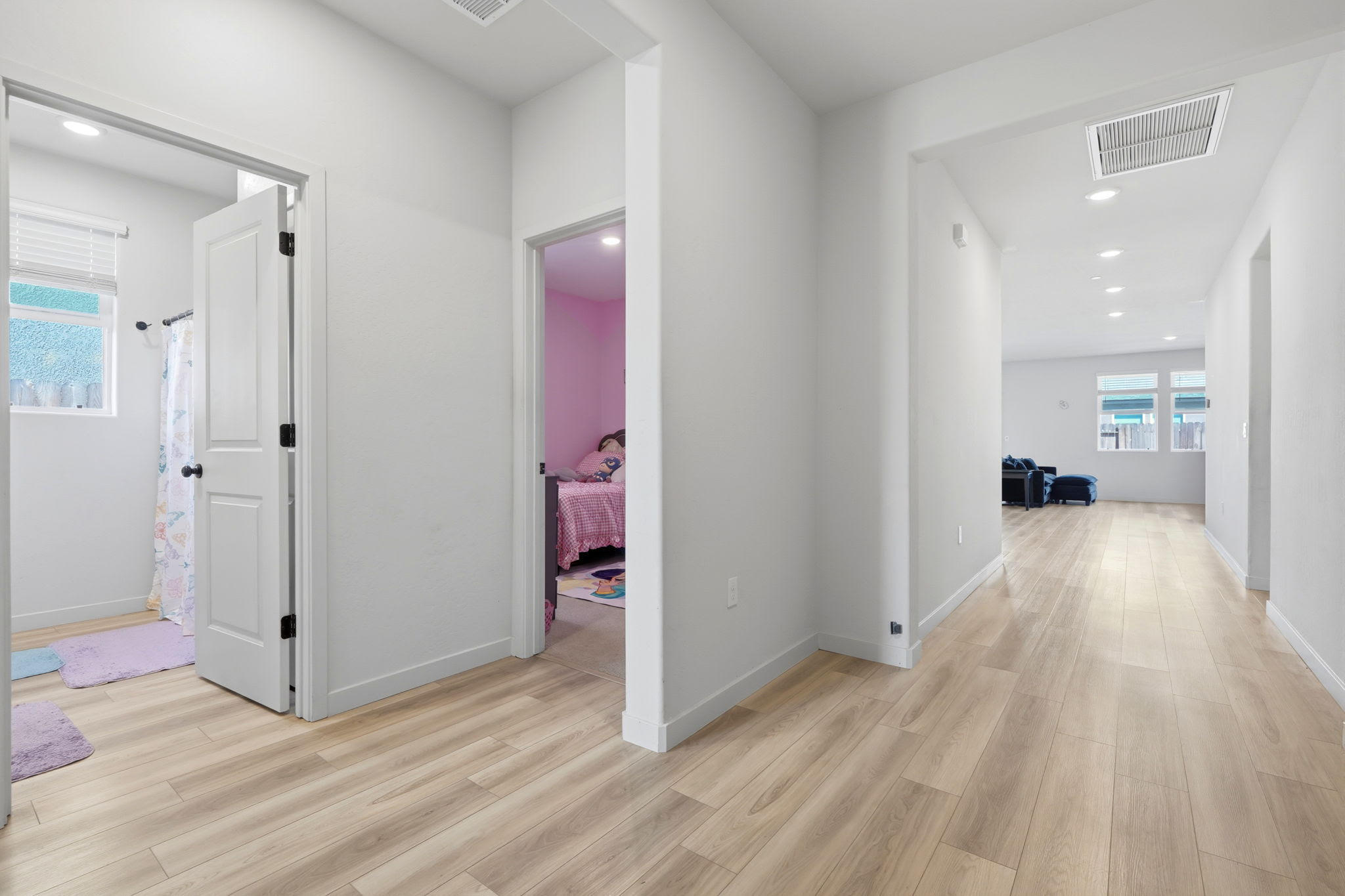 1834 W Twilight St, Hanford, CA 93230