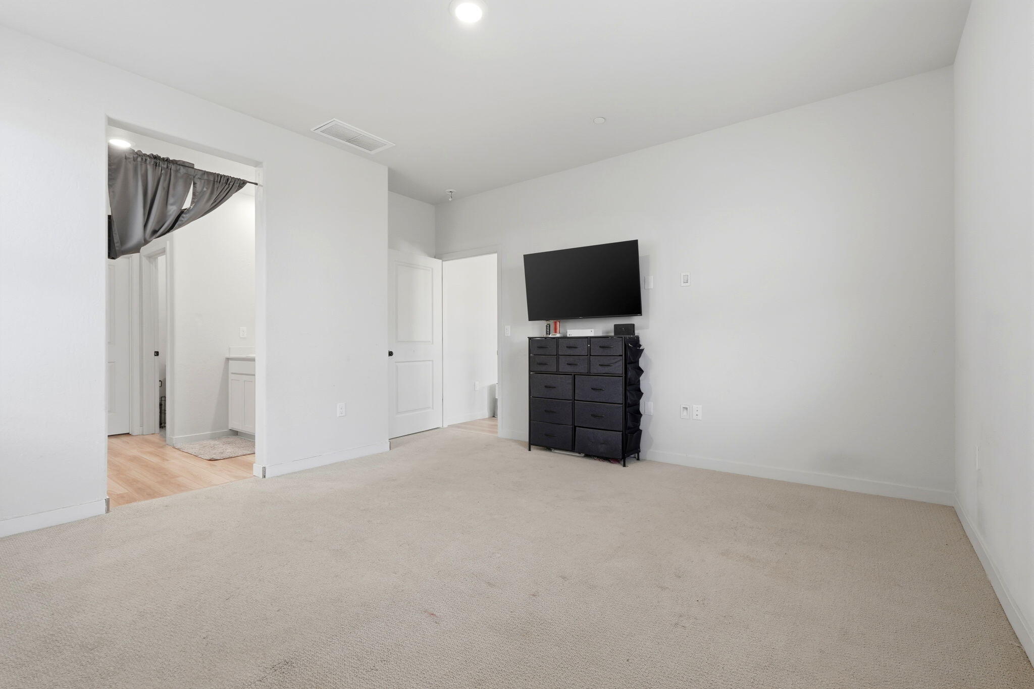 1834 W Twilight St, Hanford, CA 93230