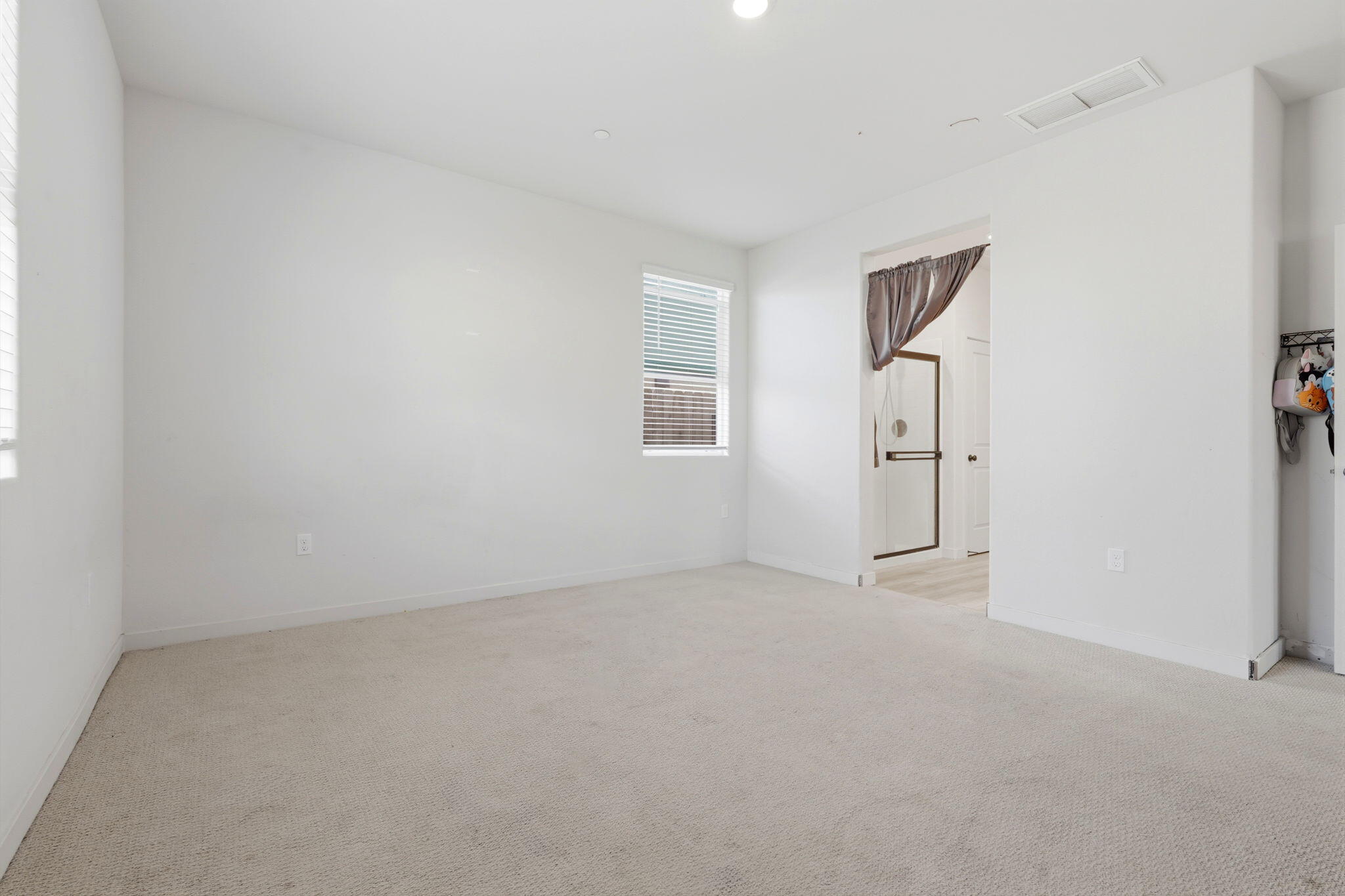 1834 W Twilight St, Hanford, CA 93230