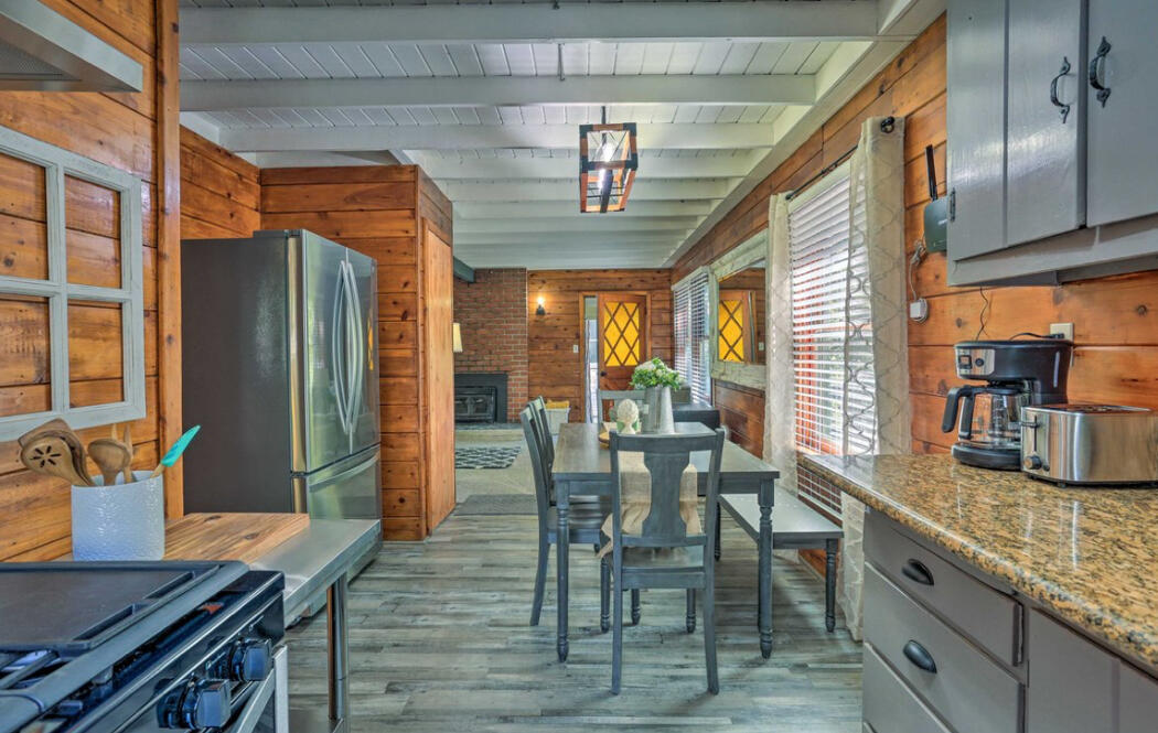 42036 Tollhouse Rd, Shaver Lake, CA 93664