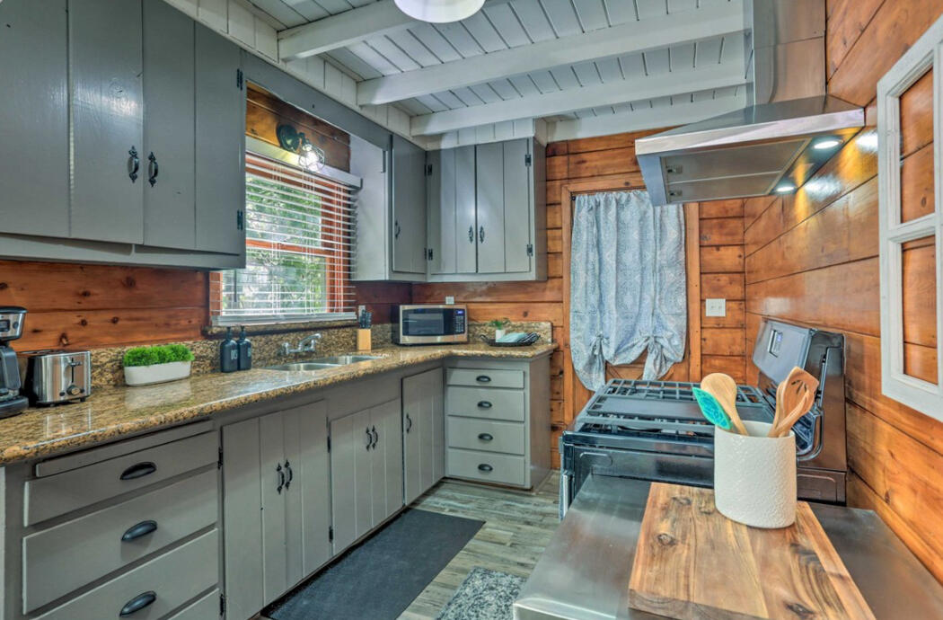 42036 Tollhouse Rd, Shaver Lake, CA 93664