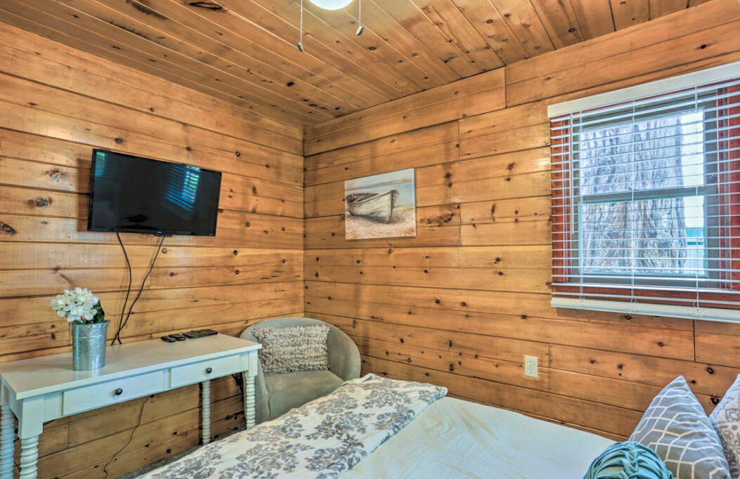 42036 Tollhouse Rd, Shaver Lake, CA 93664