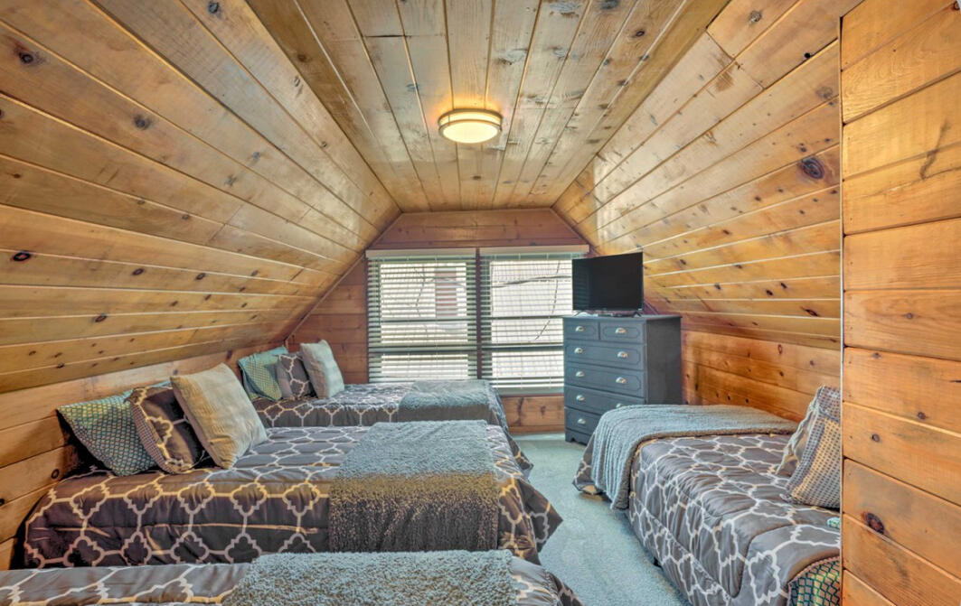 42036 Tollhouse Rd, Shaver Lake, CA 93664