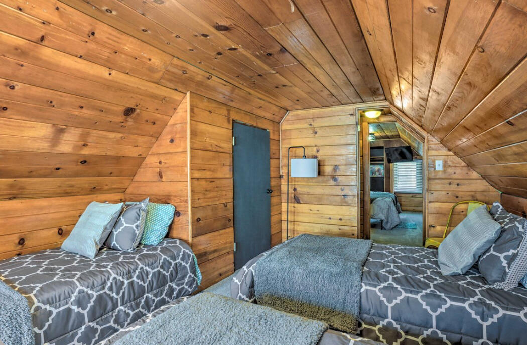 42036 Tollhouse Rd, Shaver Lake, CA 93664