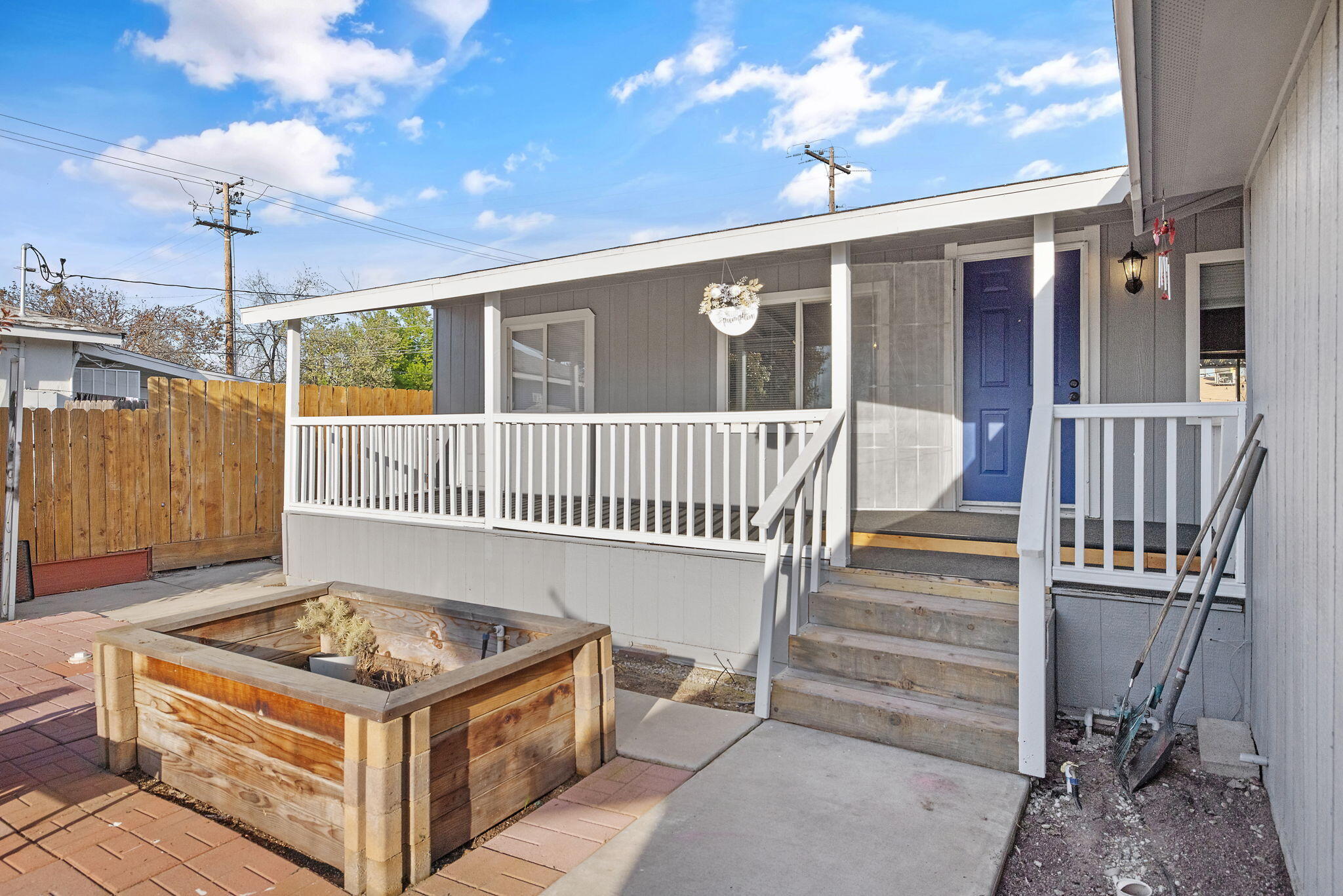 1206 S Church St, Visalia, CA 93277