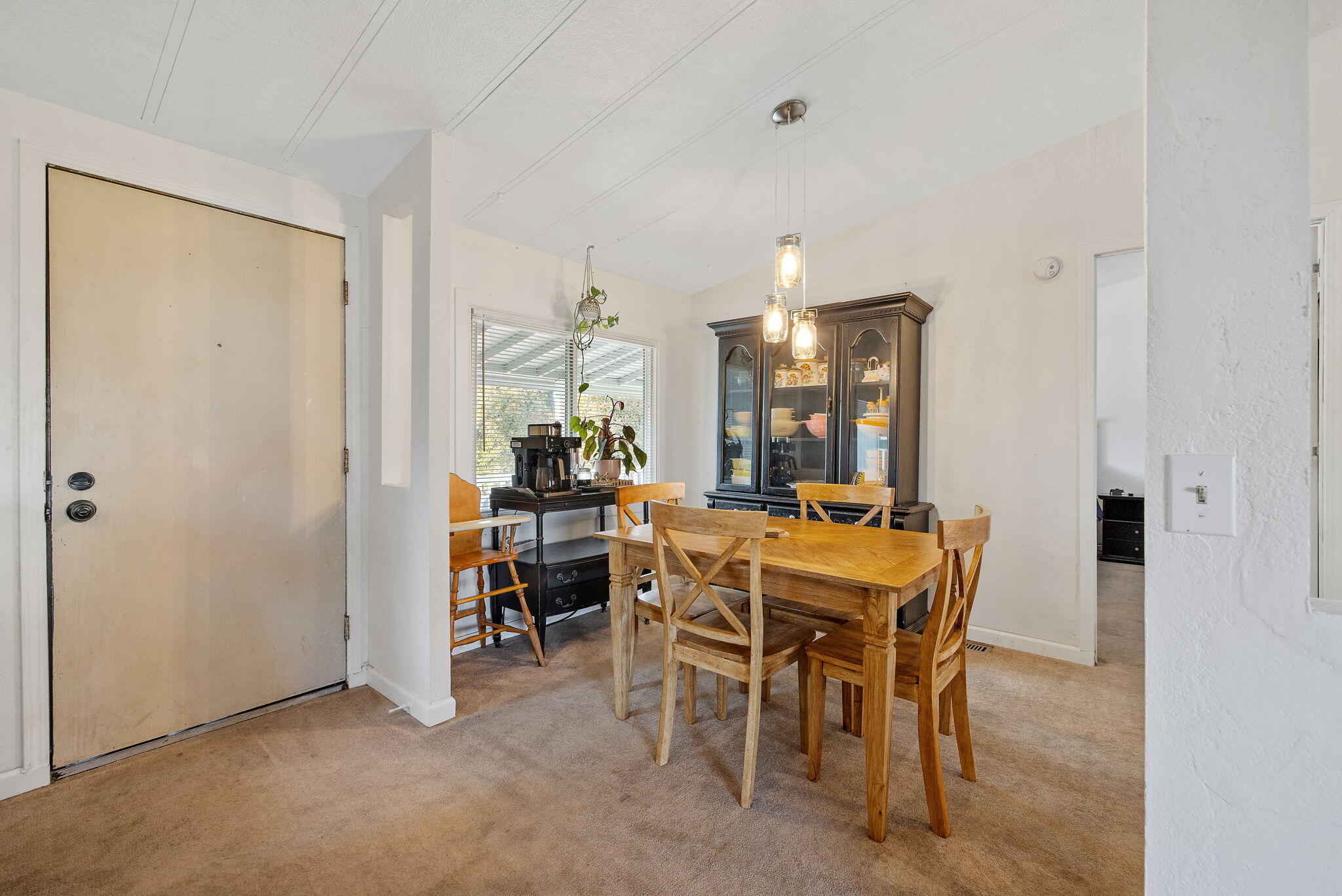 1206 S Church St, Visalia, CA 93277