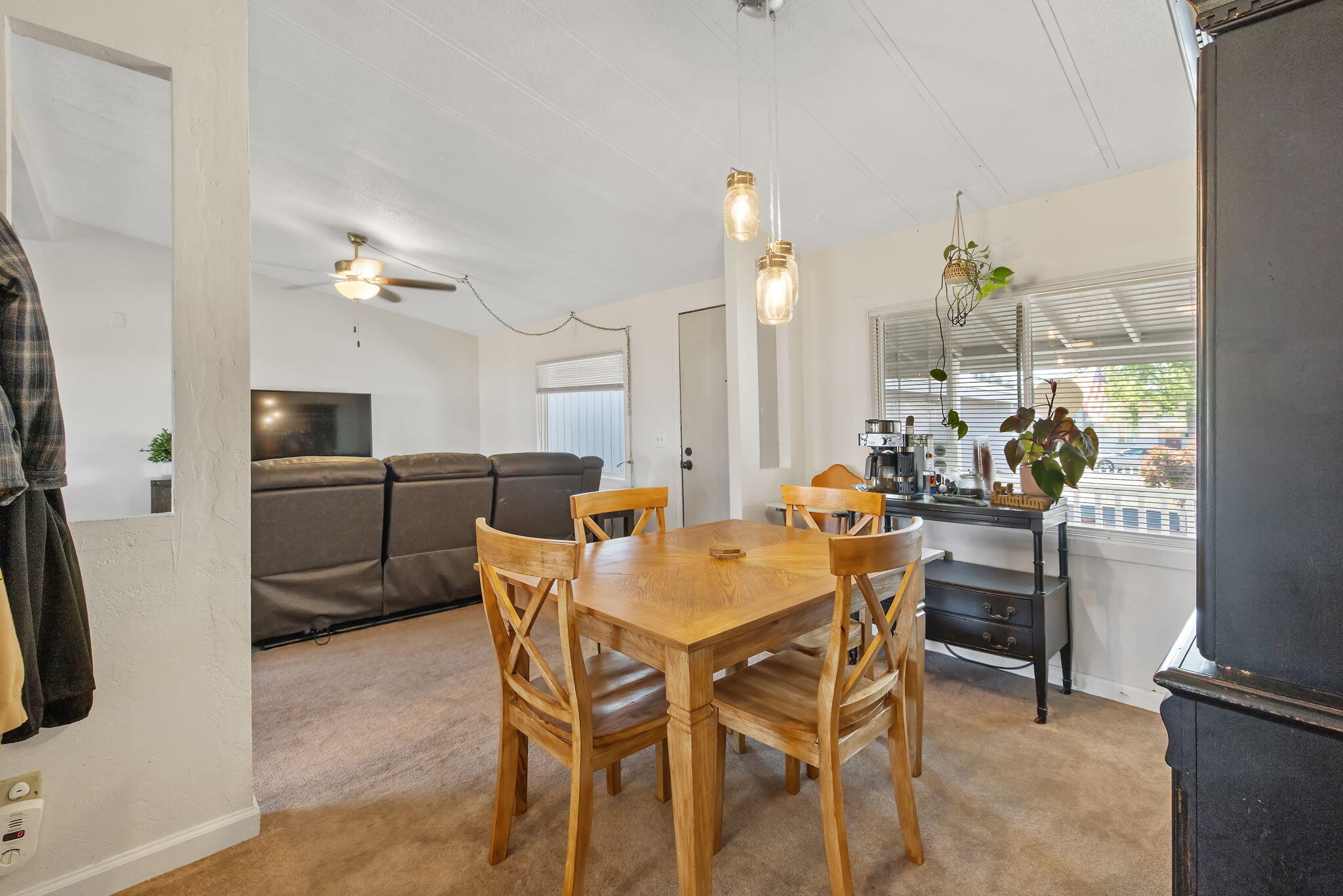 1206 S Church St, Visalia, CA 93277