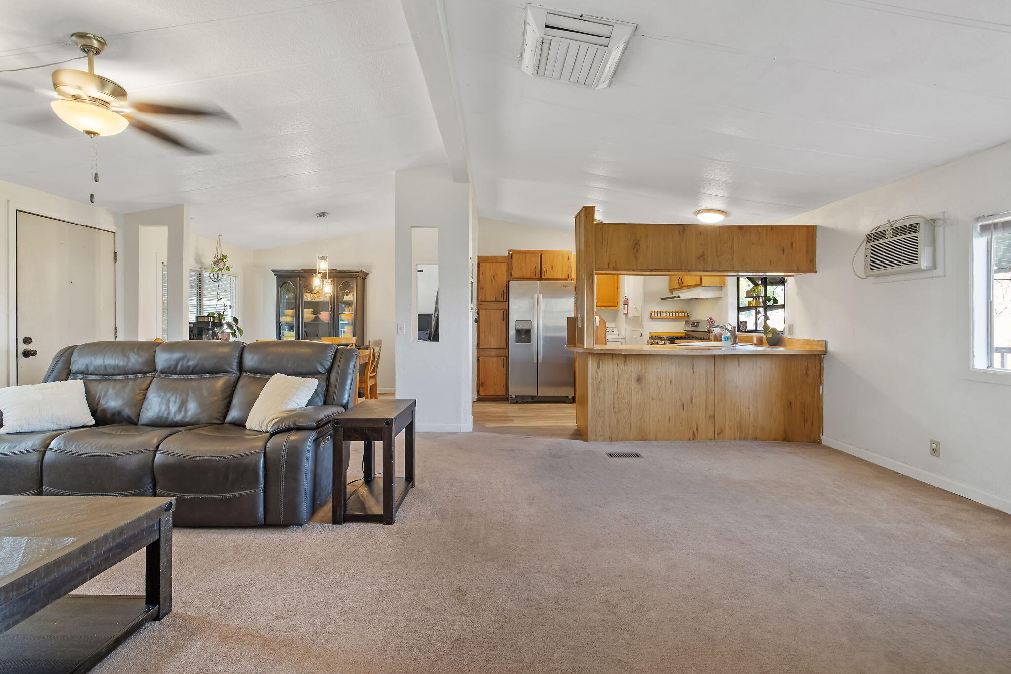 1206 S Church St, Visalia, CA 93277