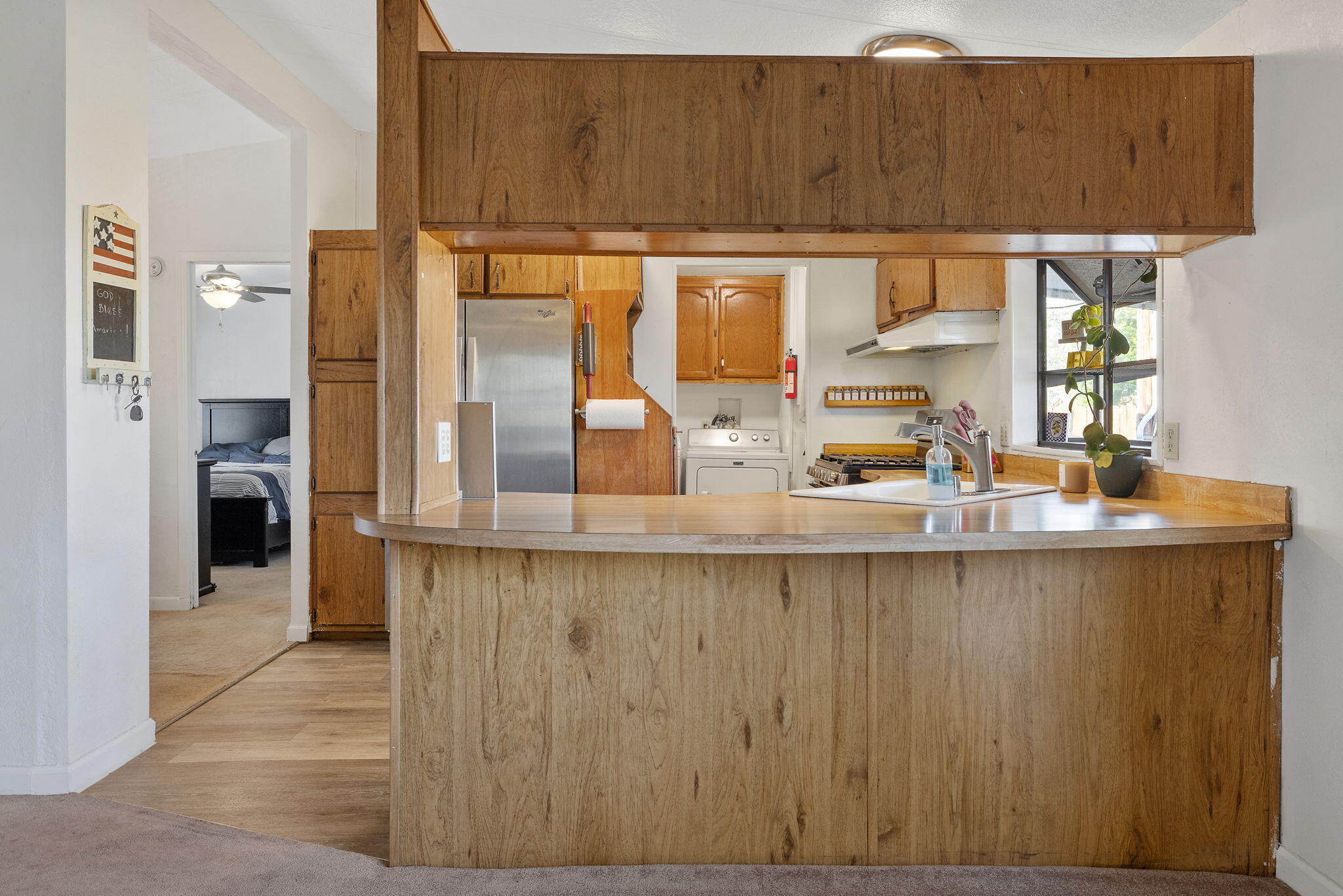 1206 S Church St, Visalia, CA 93277