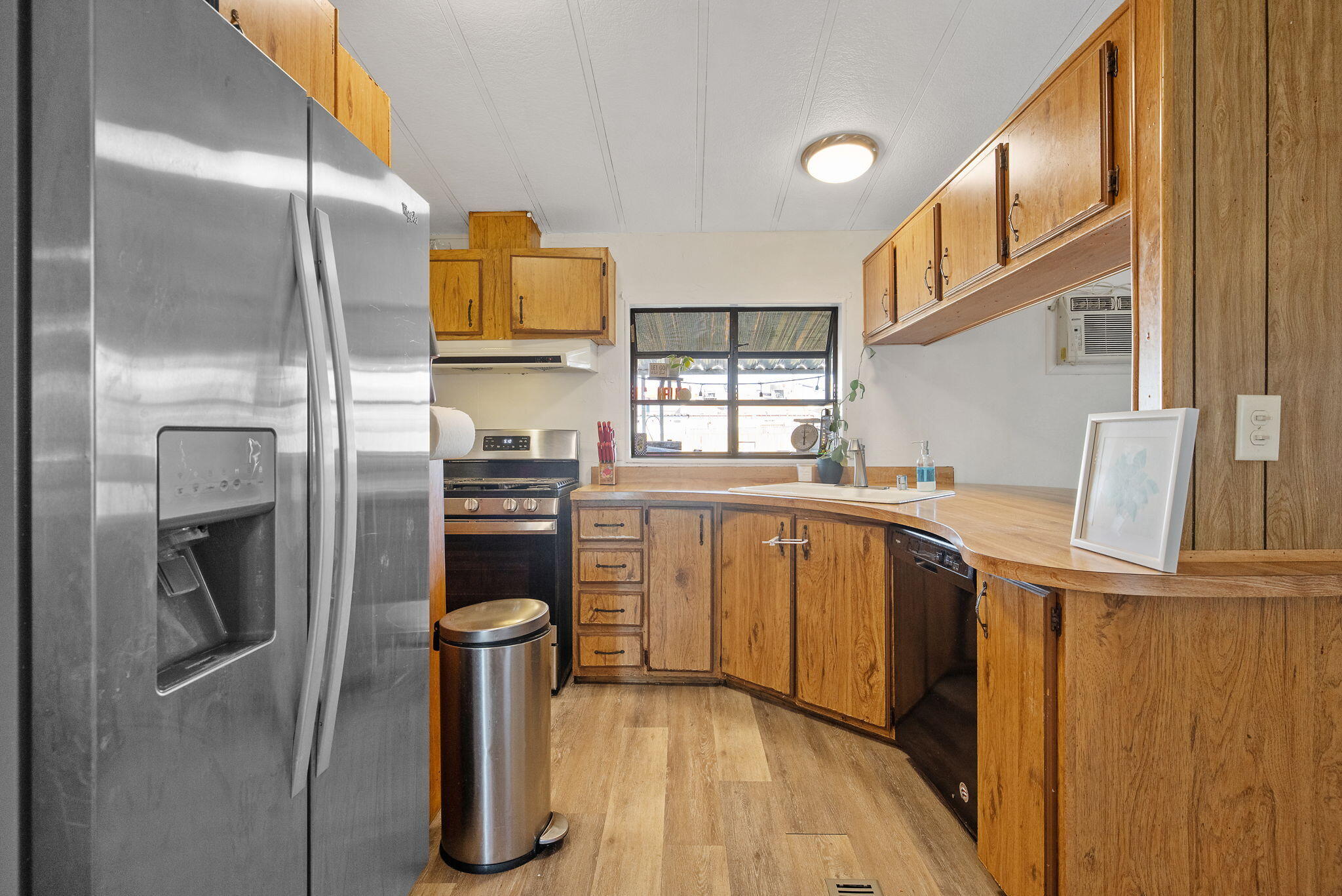 1206 S Church St, Visalia, CA 93277