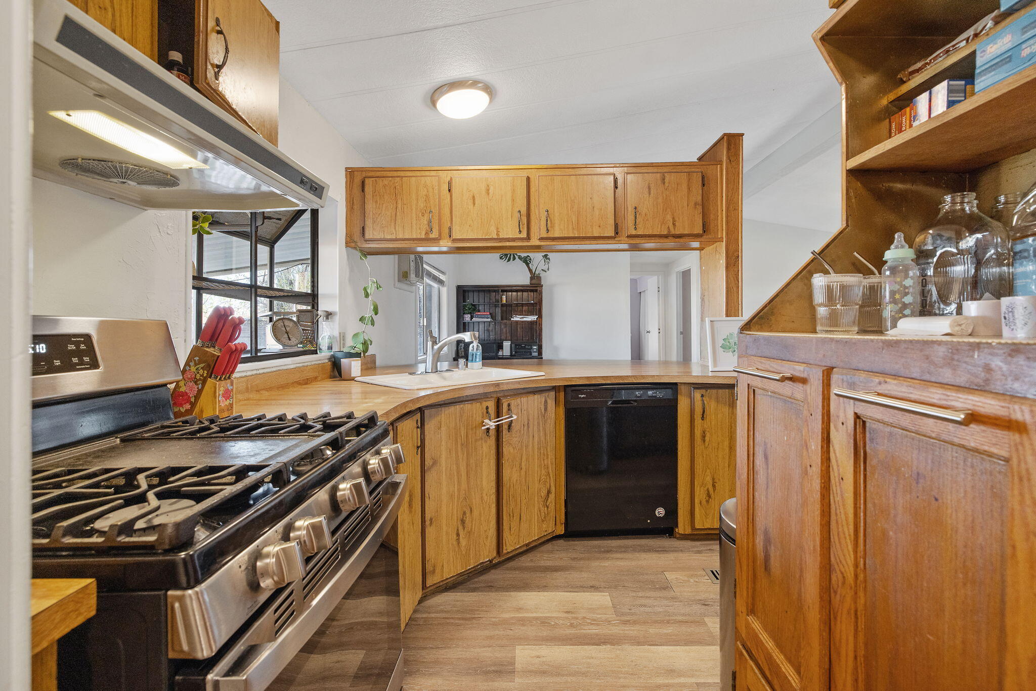 1206 S Church St, Visalia, CA 93277