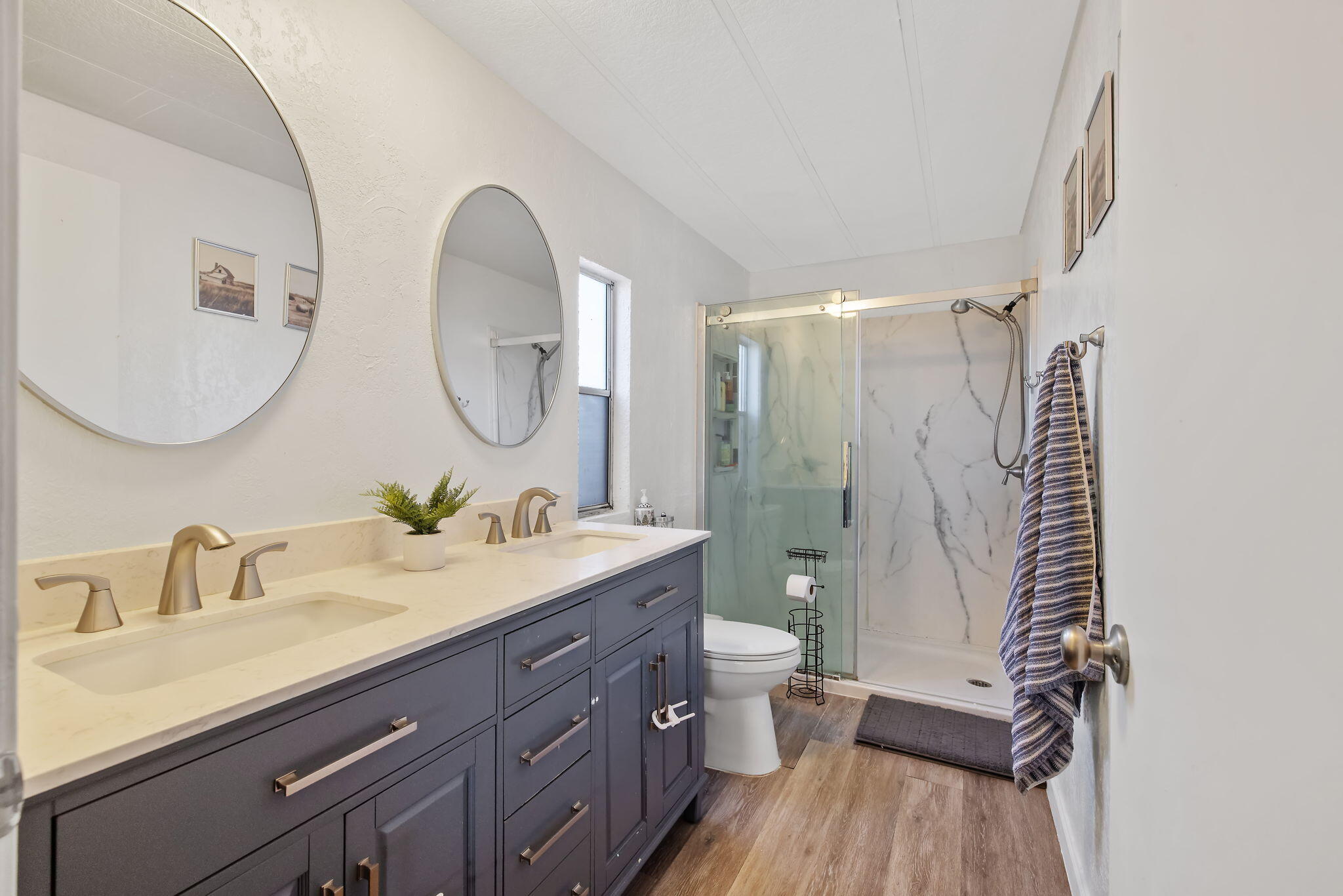 1206 S Church St, Visalia, CA 93277