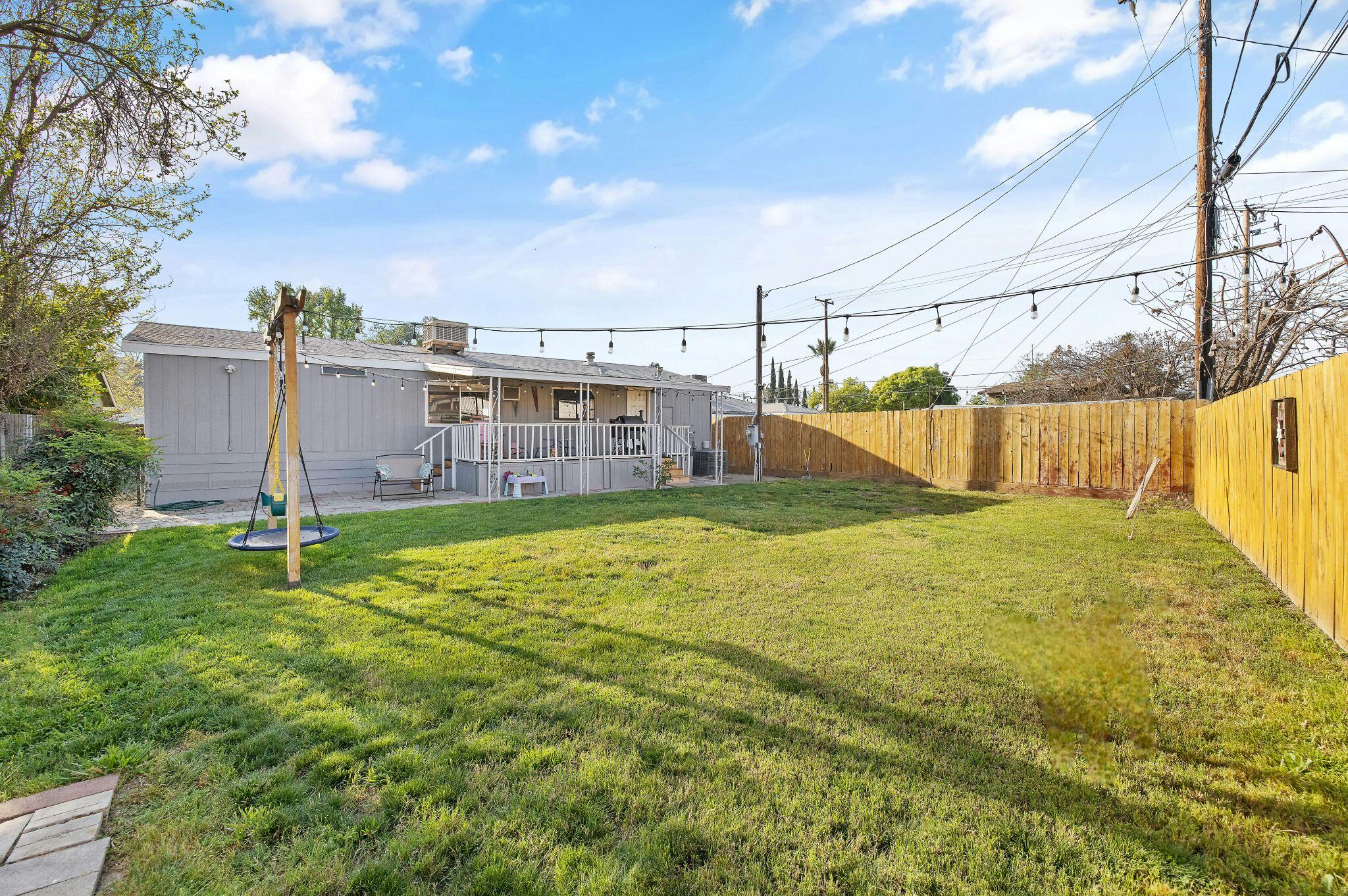 1206 S Church St, Visalia, CA 93277