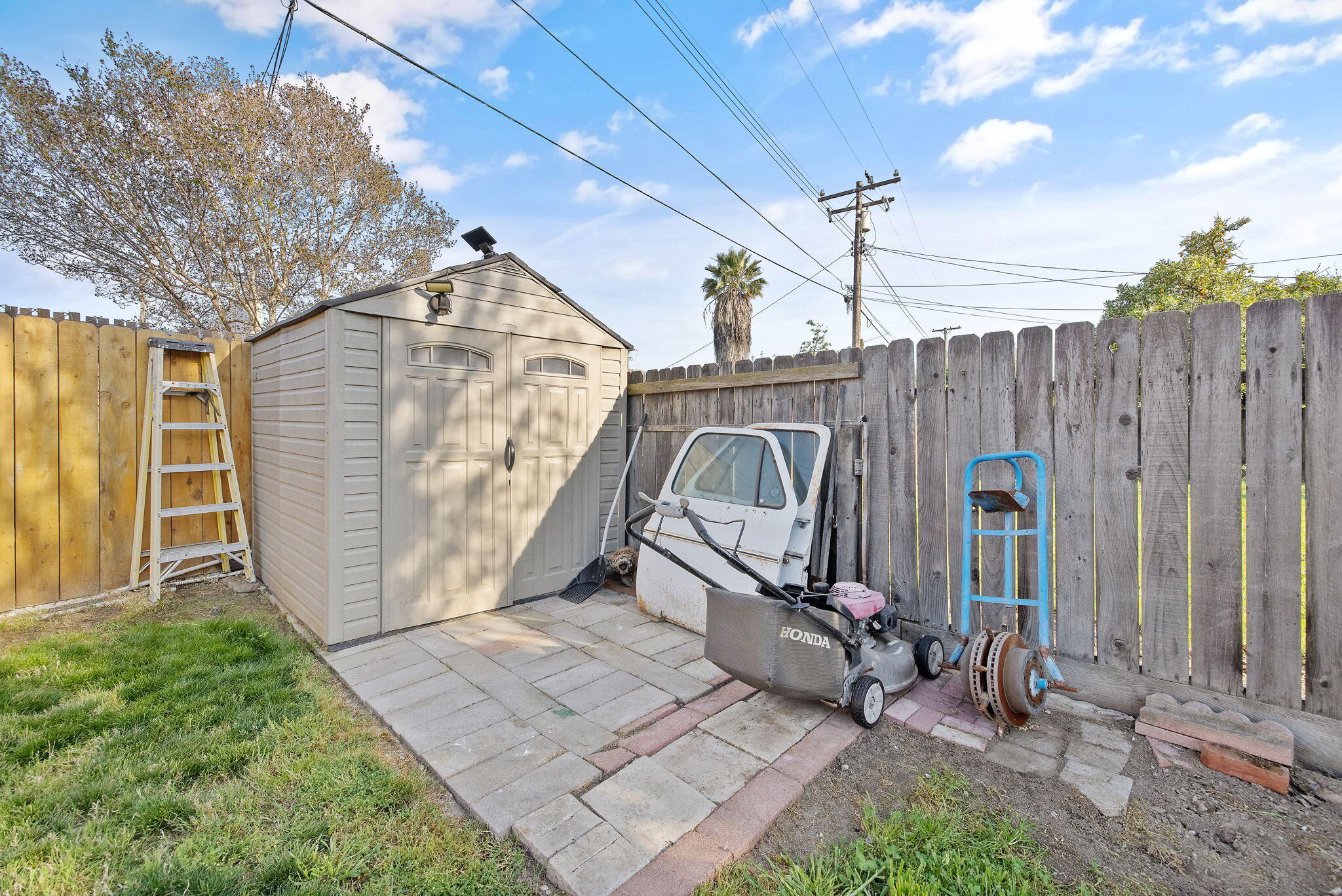 1206 S Church St, Visalia, CA 93277