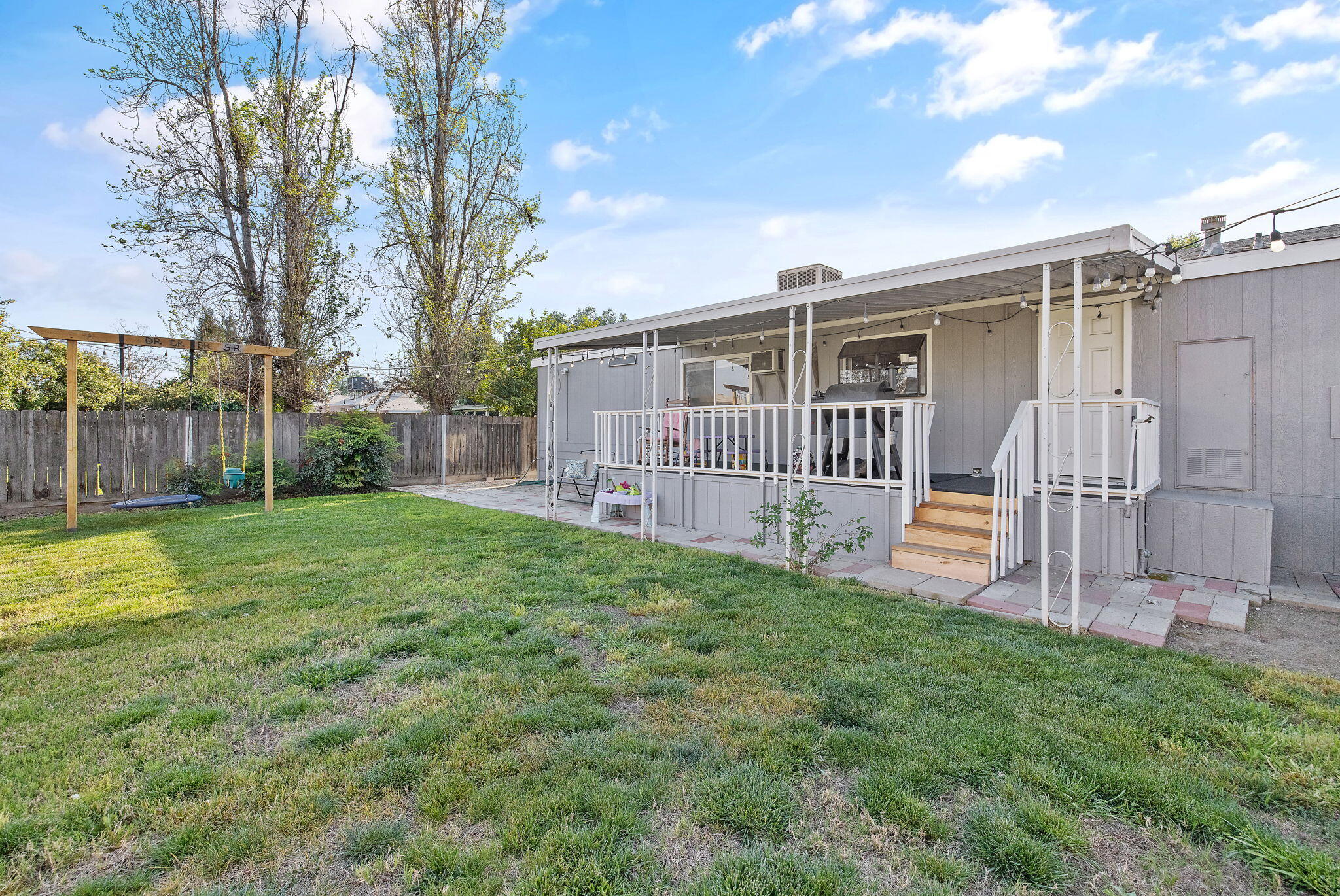 1206 S Church St, Visalia, CA 93277