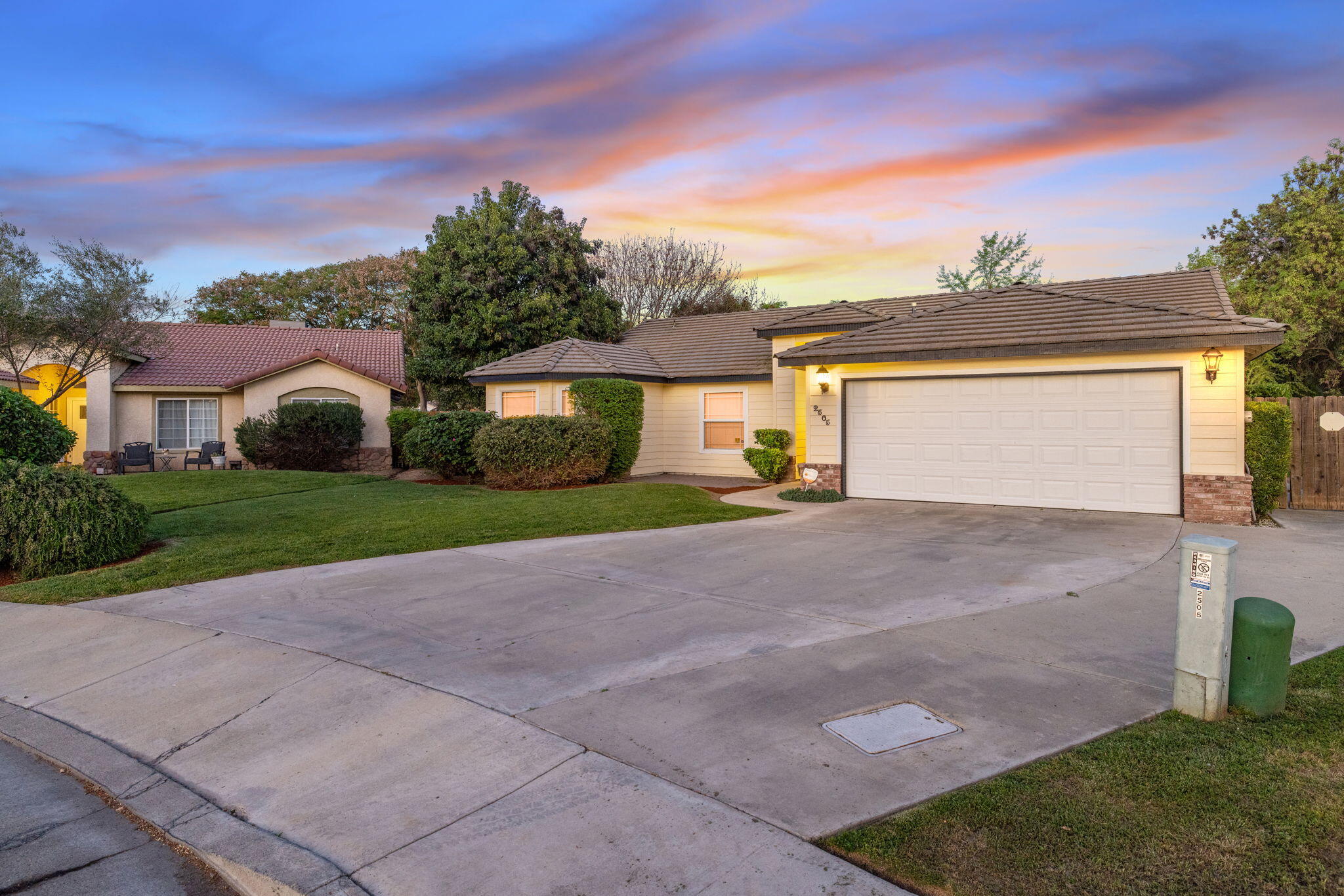 2505 W Delta Ct, Visalia, CA 93291