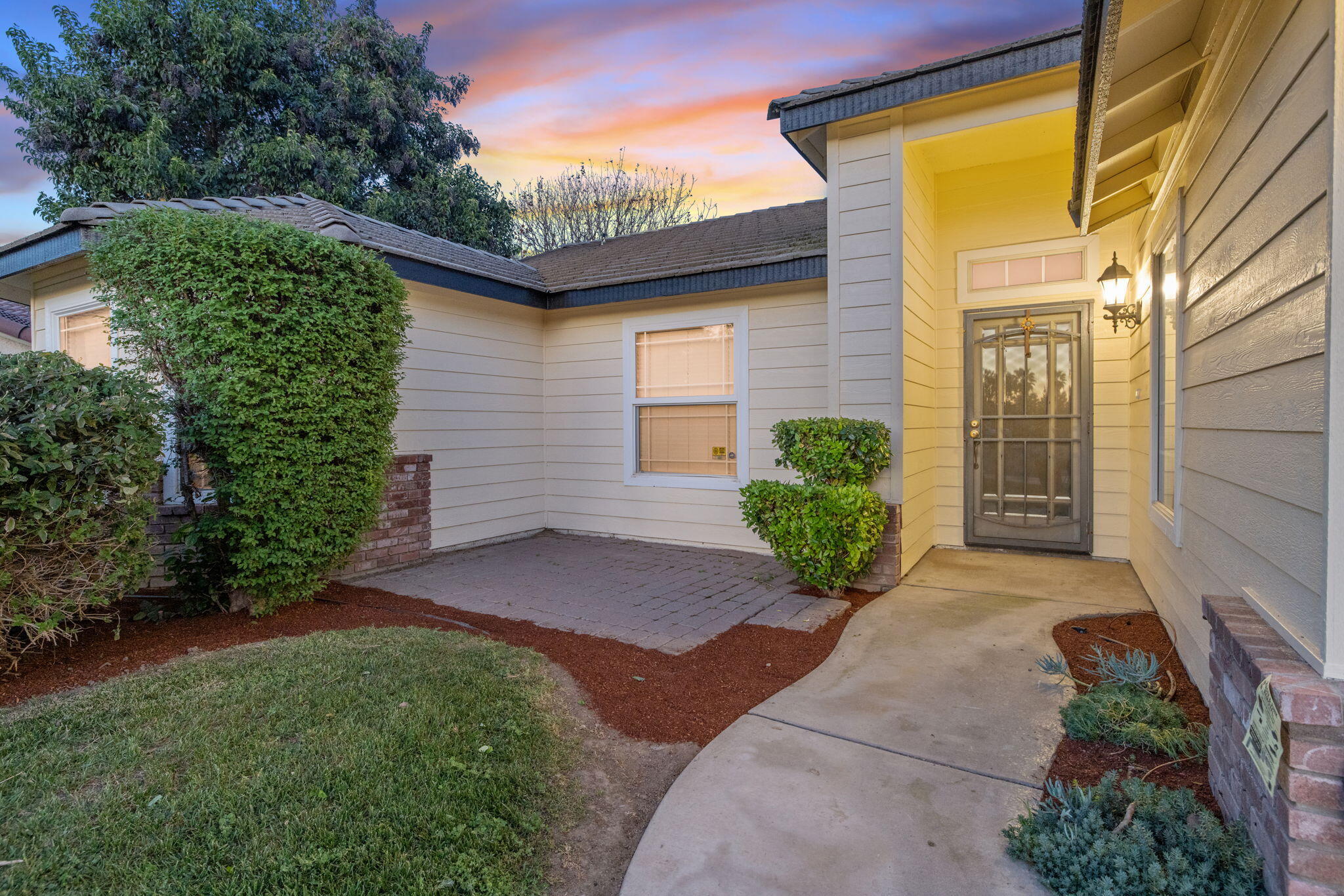 2505 W Delta Ct, Visalia, CA 93291