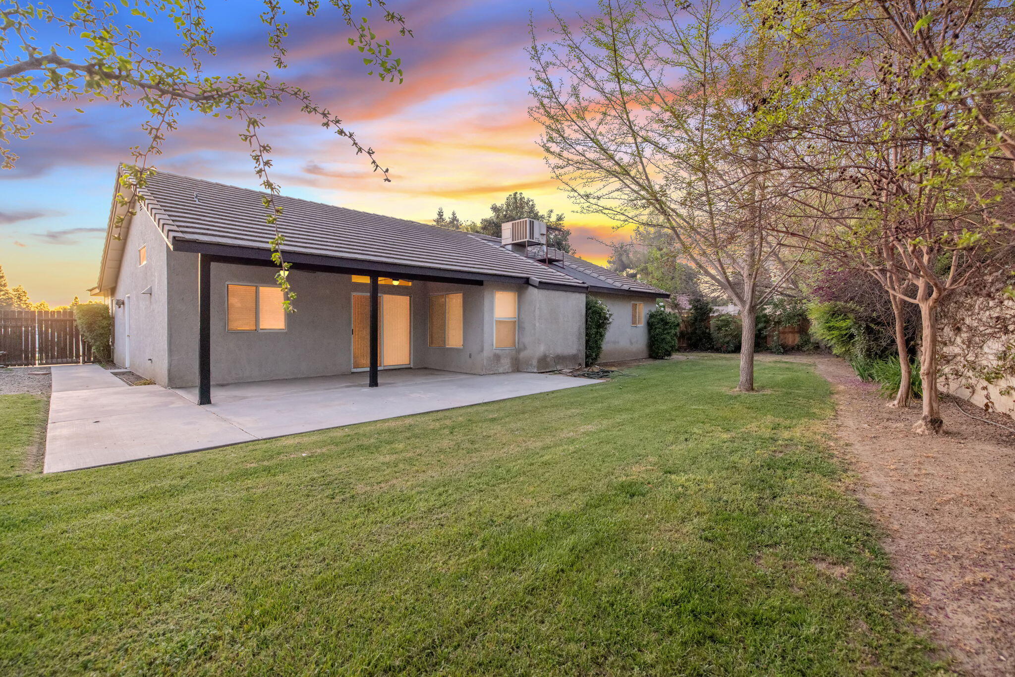 2505 W Delta Ct, Visalia, CA 93291