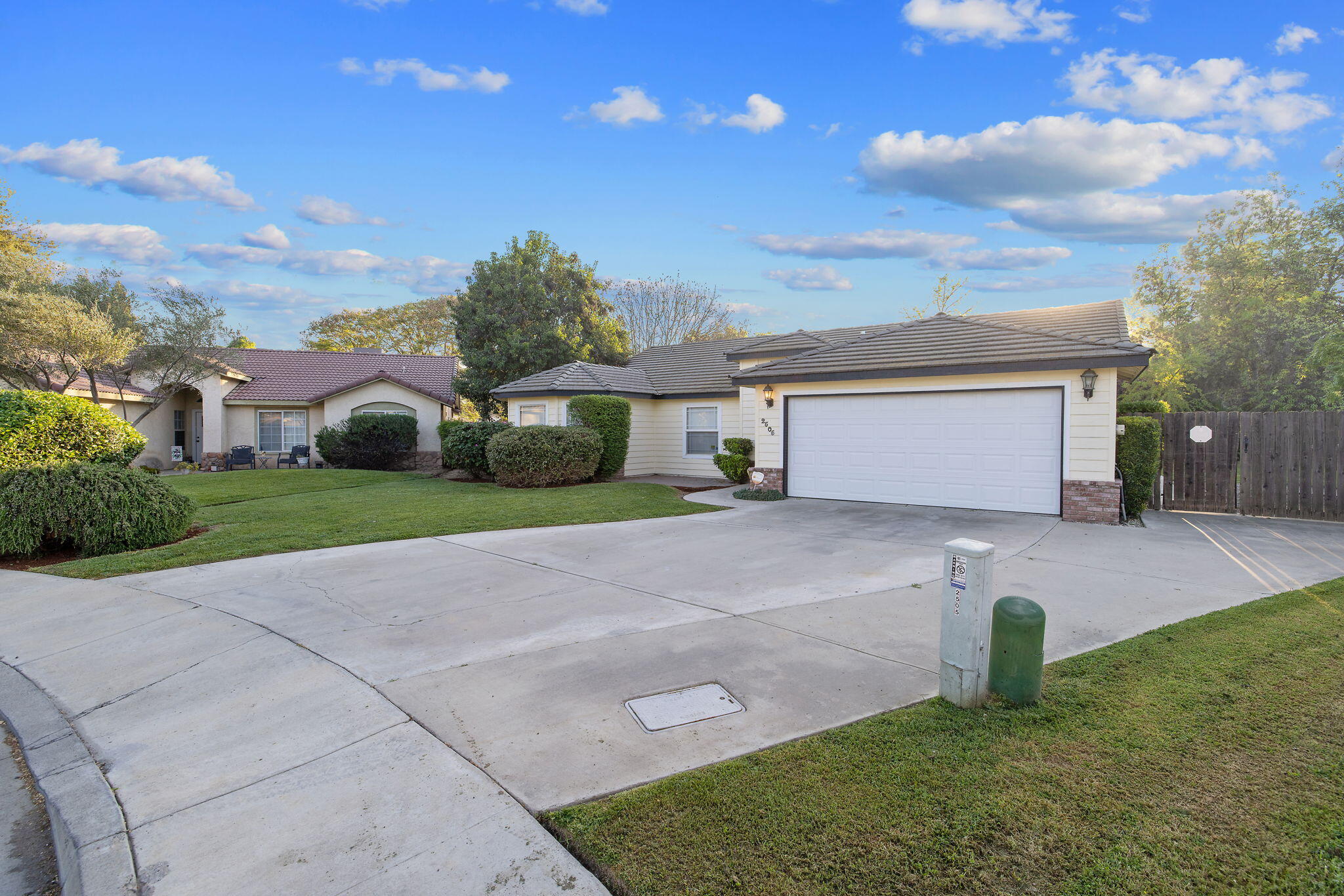 2505 W Delta Ct, Visalia, CA 93291