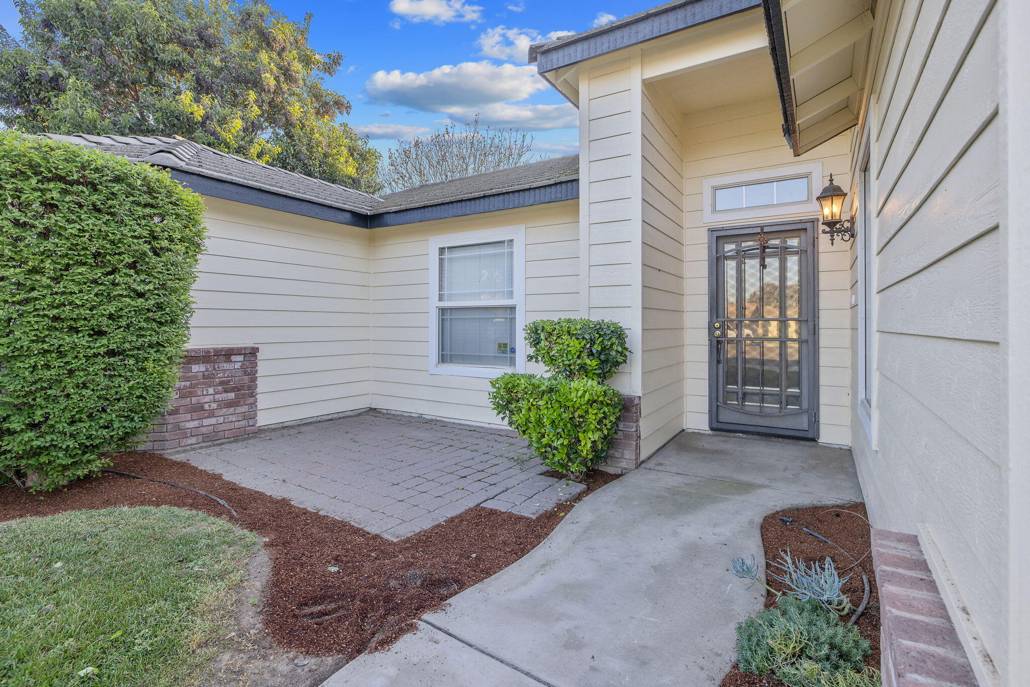 2505 W Delta Ct, Visalia, CA 93291