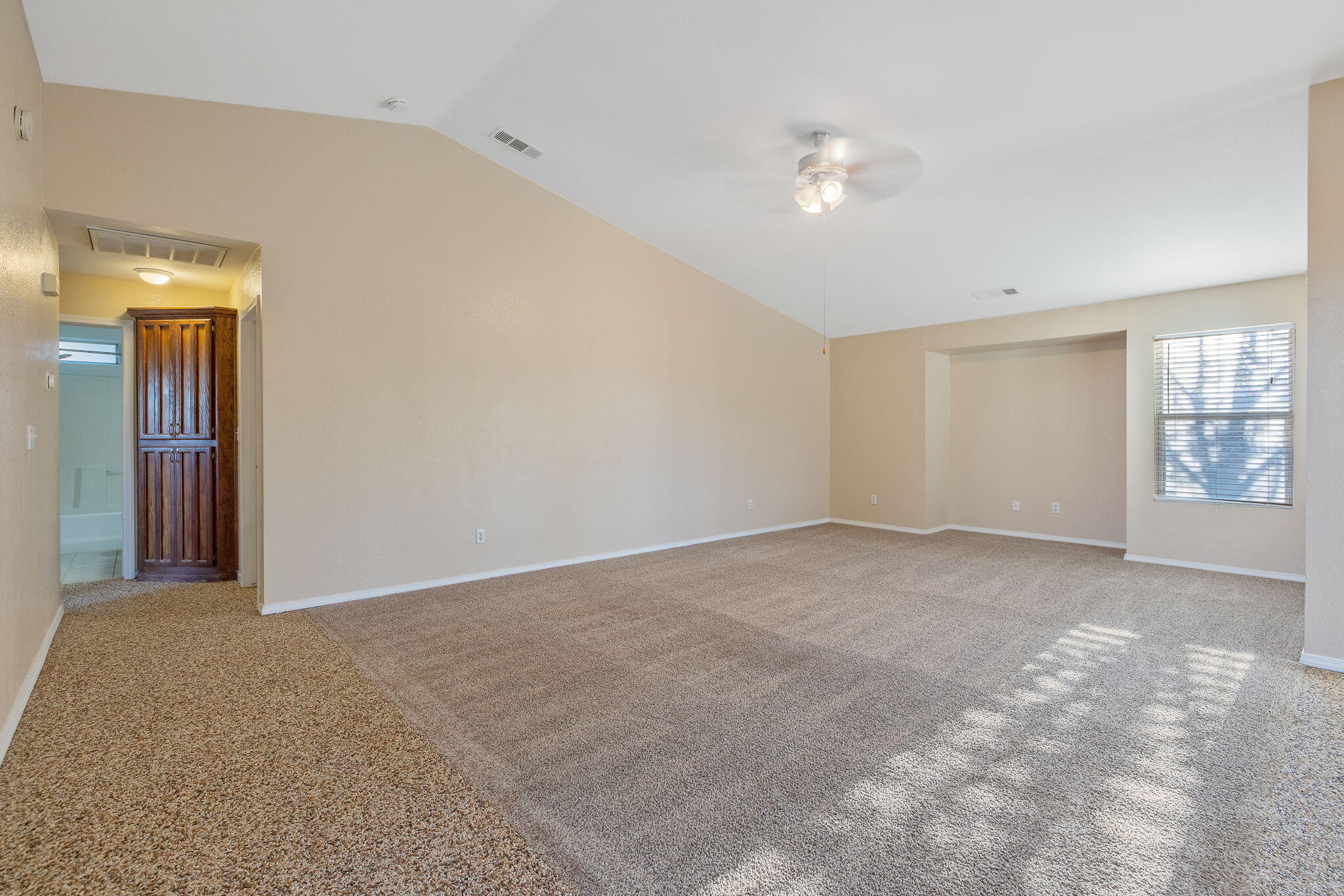 2505 W Delta Ct, Visalia, CA 93291