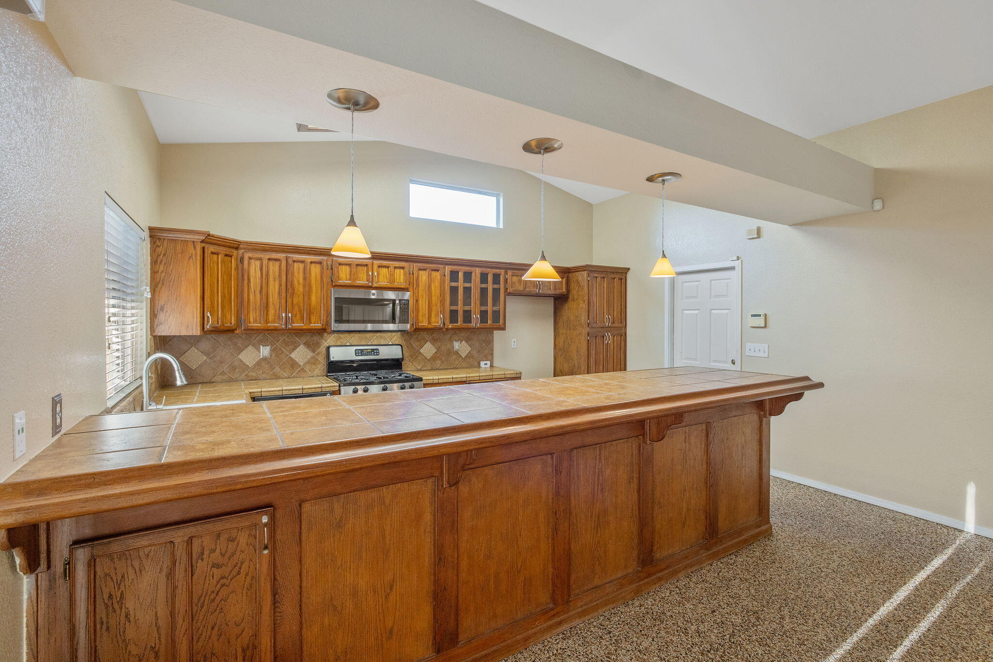 2505 W Delta Ct, Visalia, CA 93291