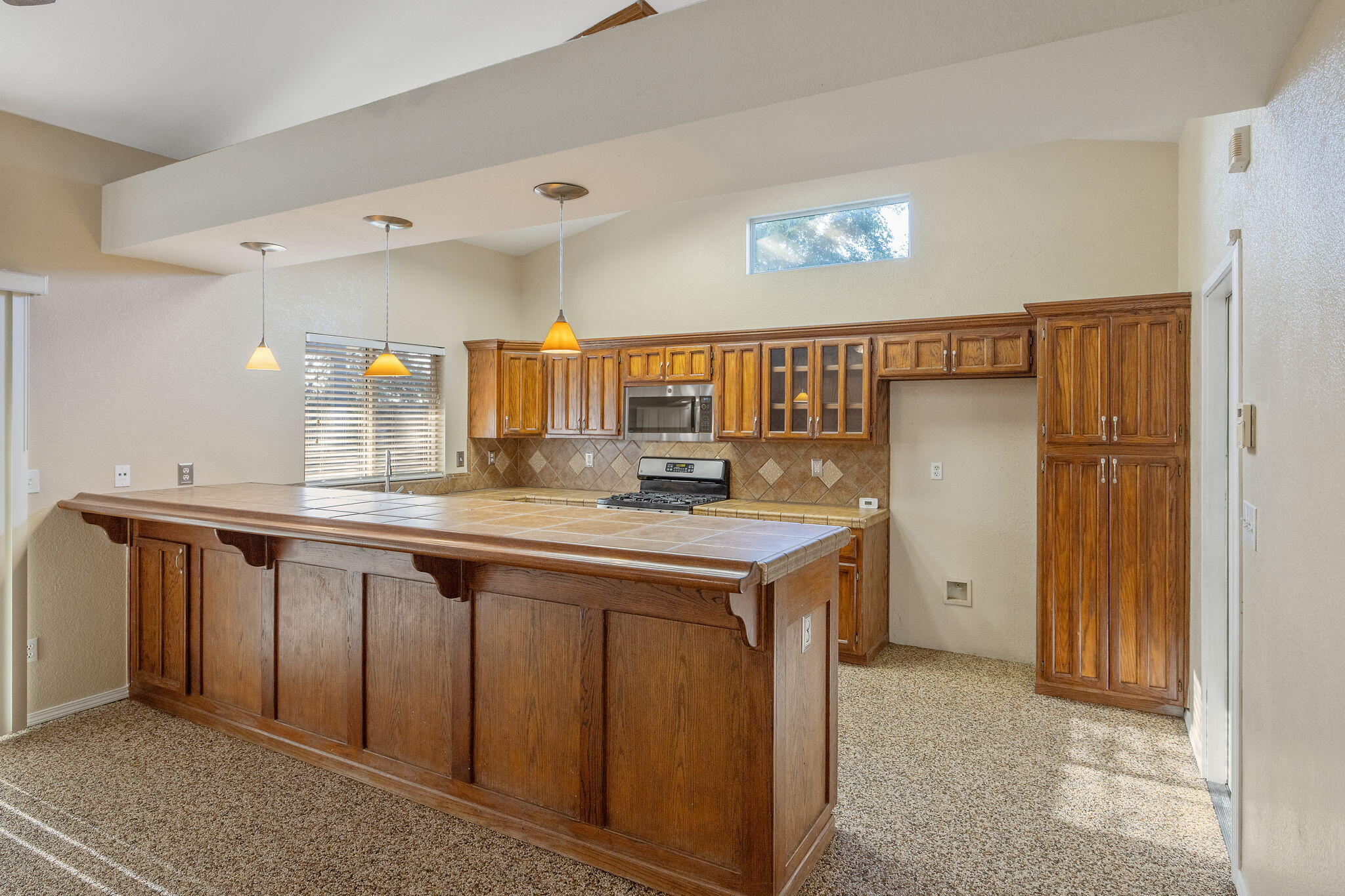 2505 W Delta Ct, Visalia, CA 93291