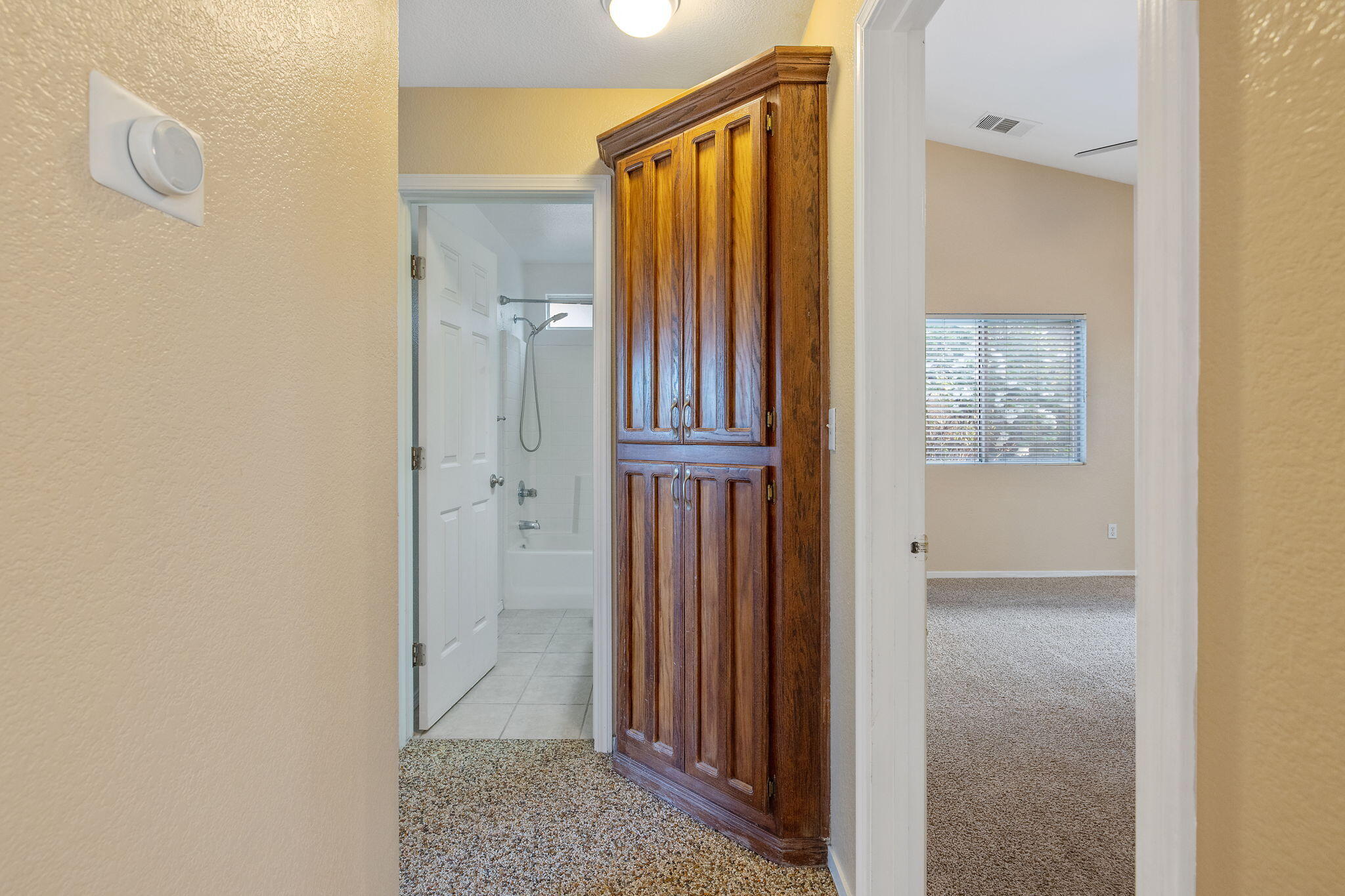 2505 W Delta Ct, Visalia, CA 93291