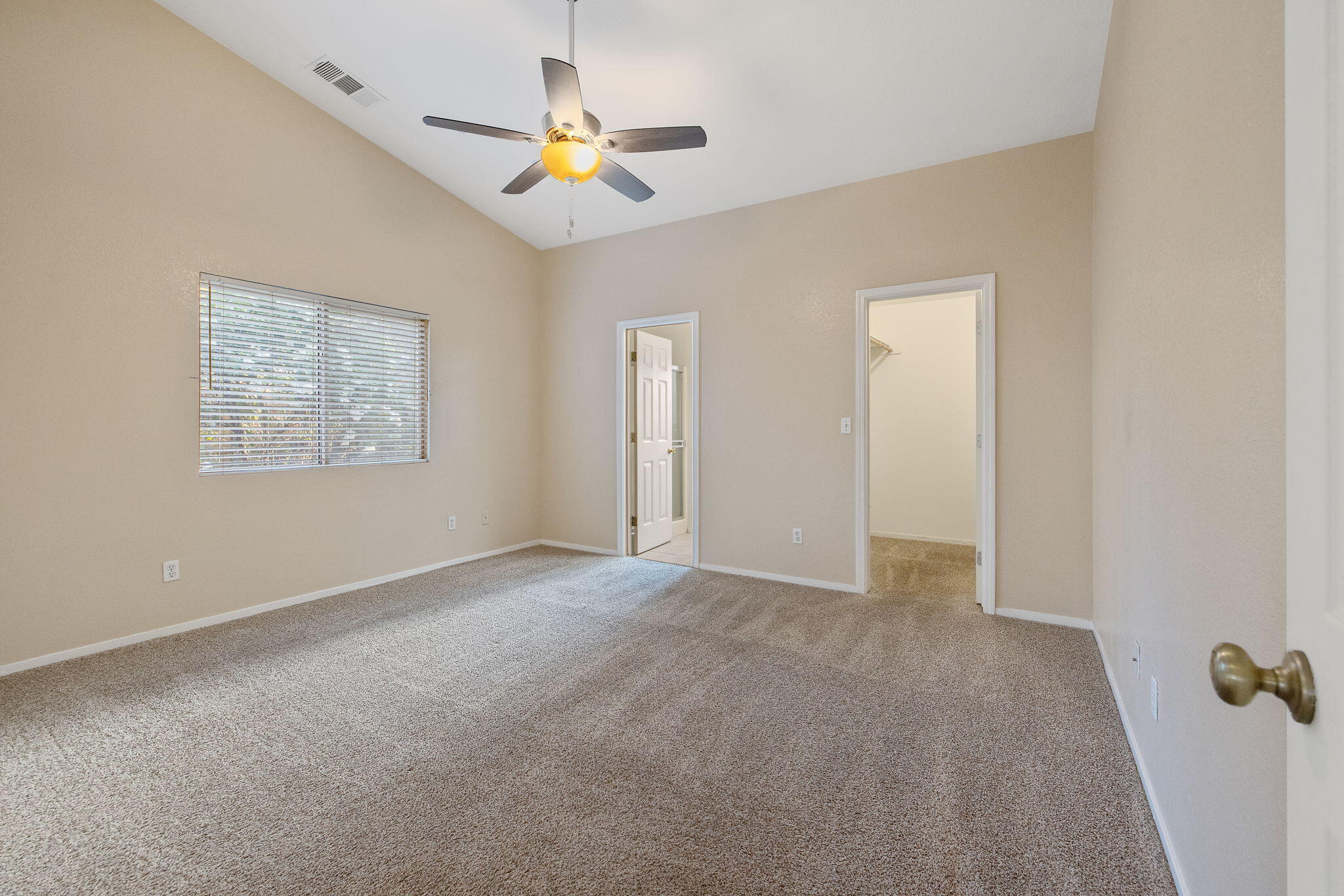 2505 W Delta Ct, Visalia, CA 93291