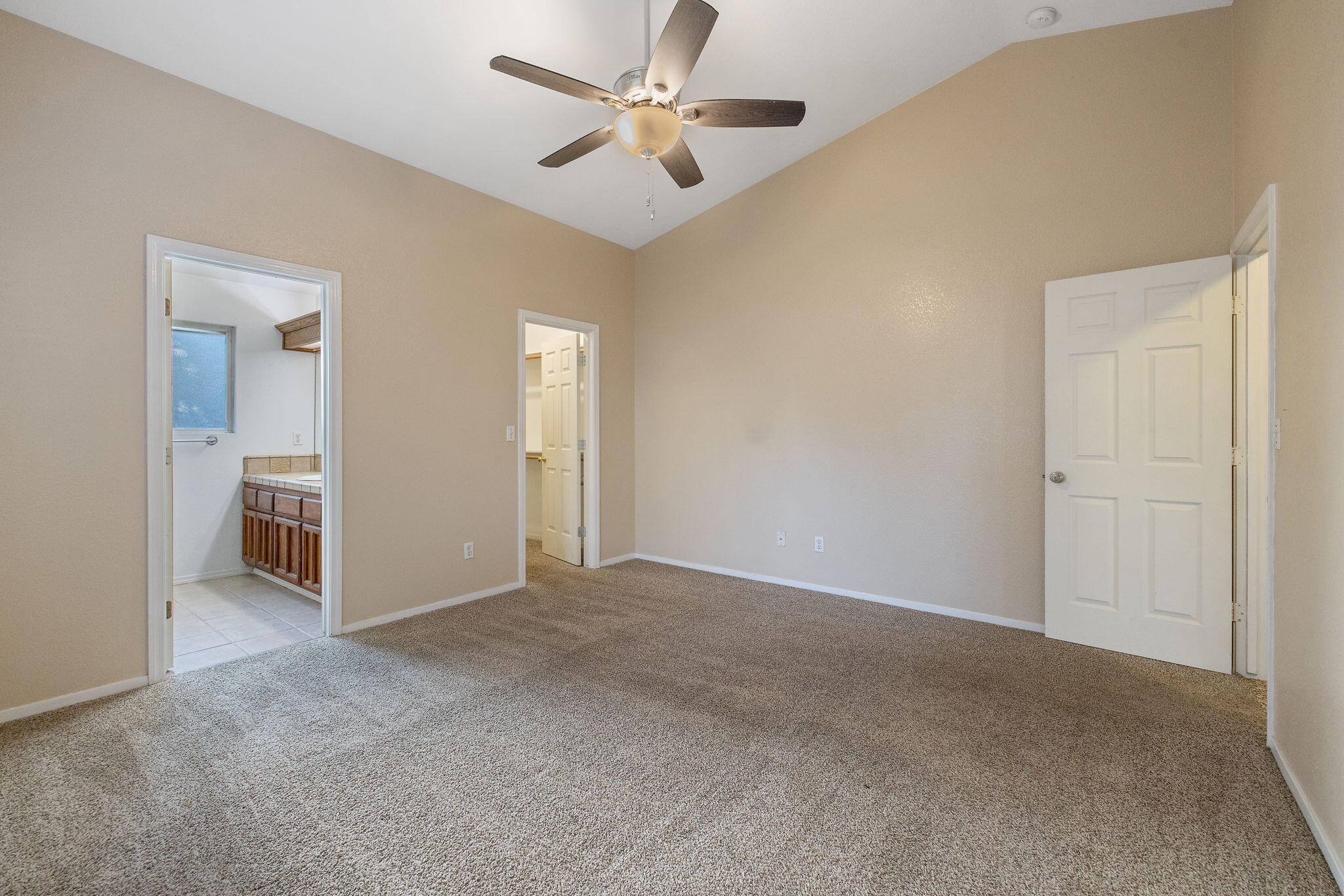 2505 W Delta Ct, Visalia, CA 93291