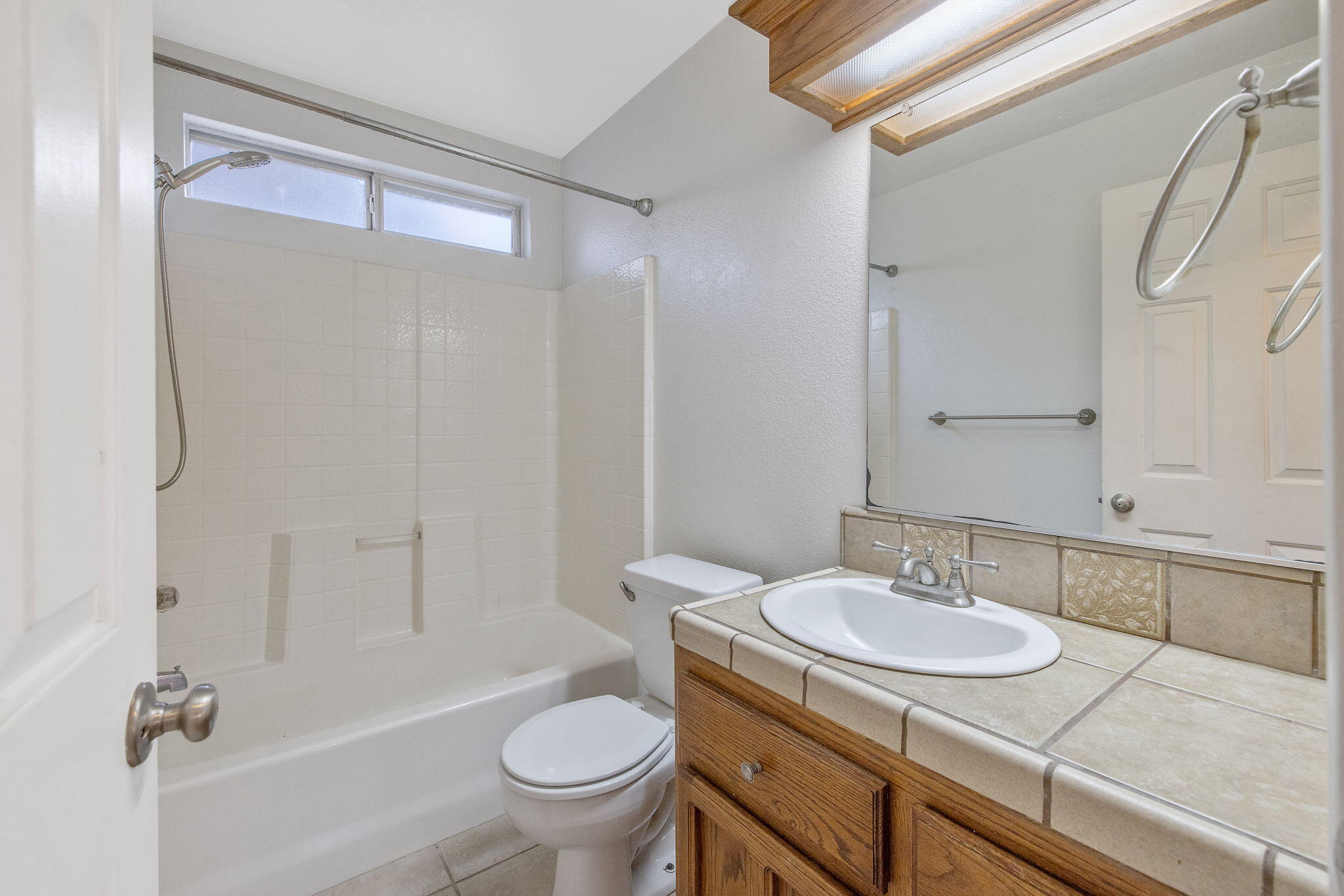 2505 W Delta Ct, Visalia, CA 93291