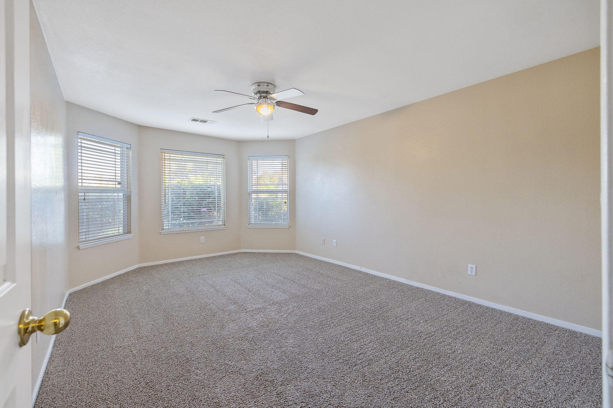 2505 W Delta Ct, Visalia, CA 93291