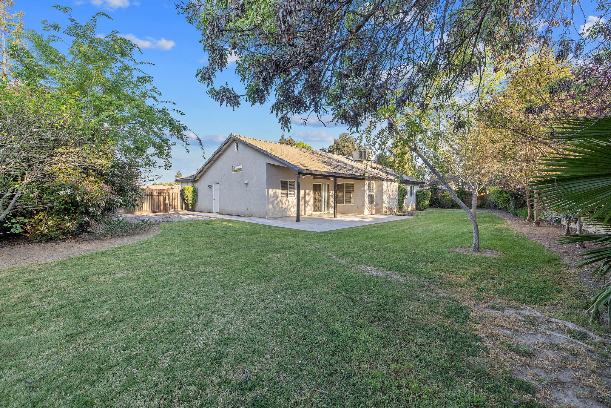 2505 W Delta Ct, Visalia, CA 93291