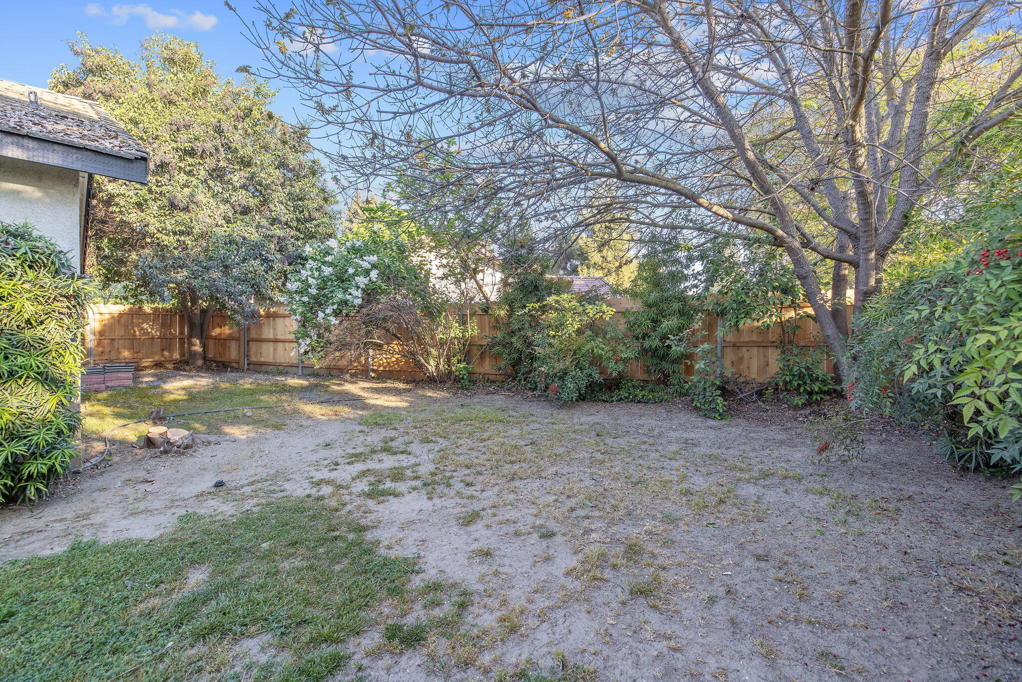 2505 W Delta Ct, Visalia, CA 93291