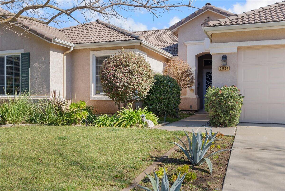 3624 N Jackie St, Visalia, CA 93291