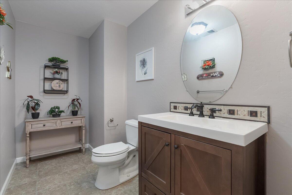 3624 N Jackie St, Visalia, CA 93291